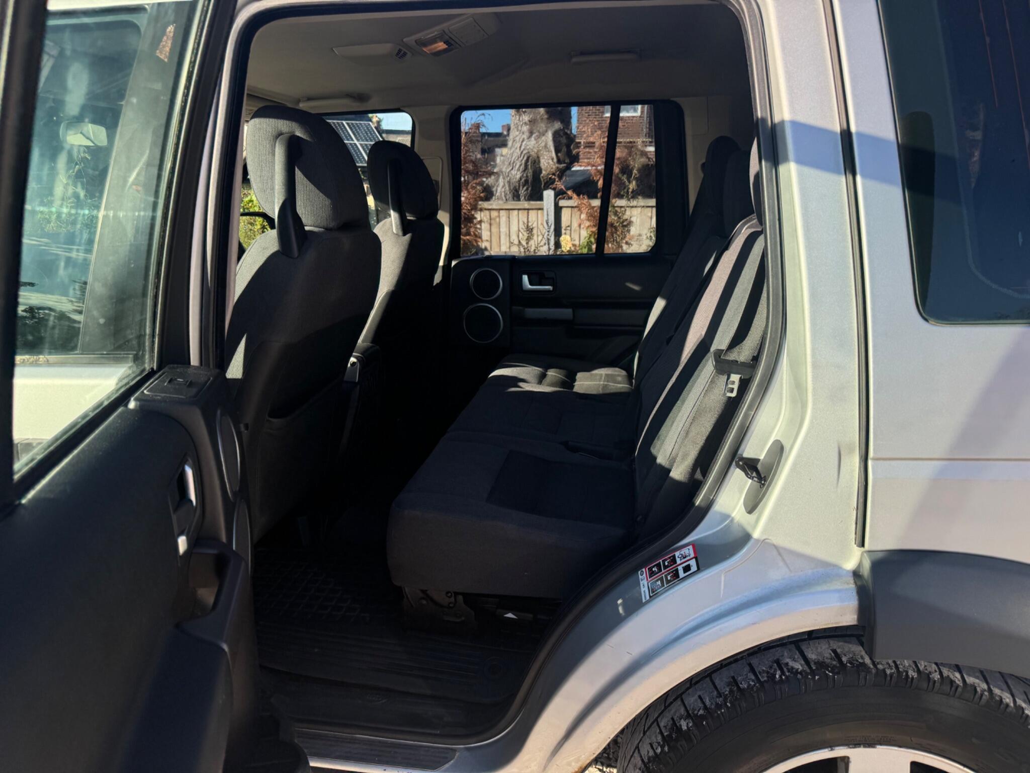 Land Rover Discovery view 25
