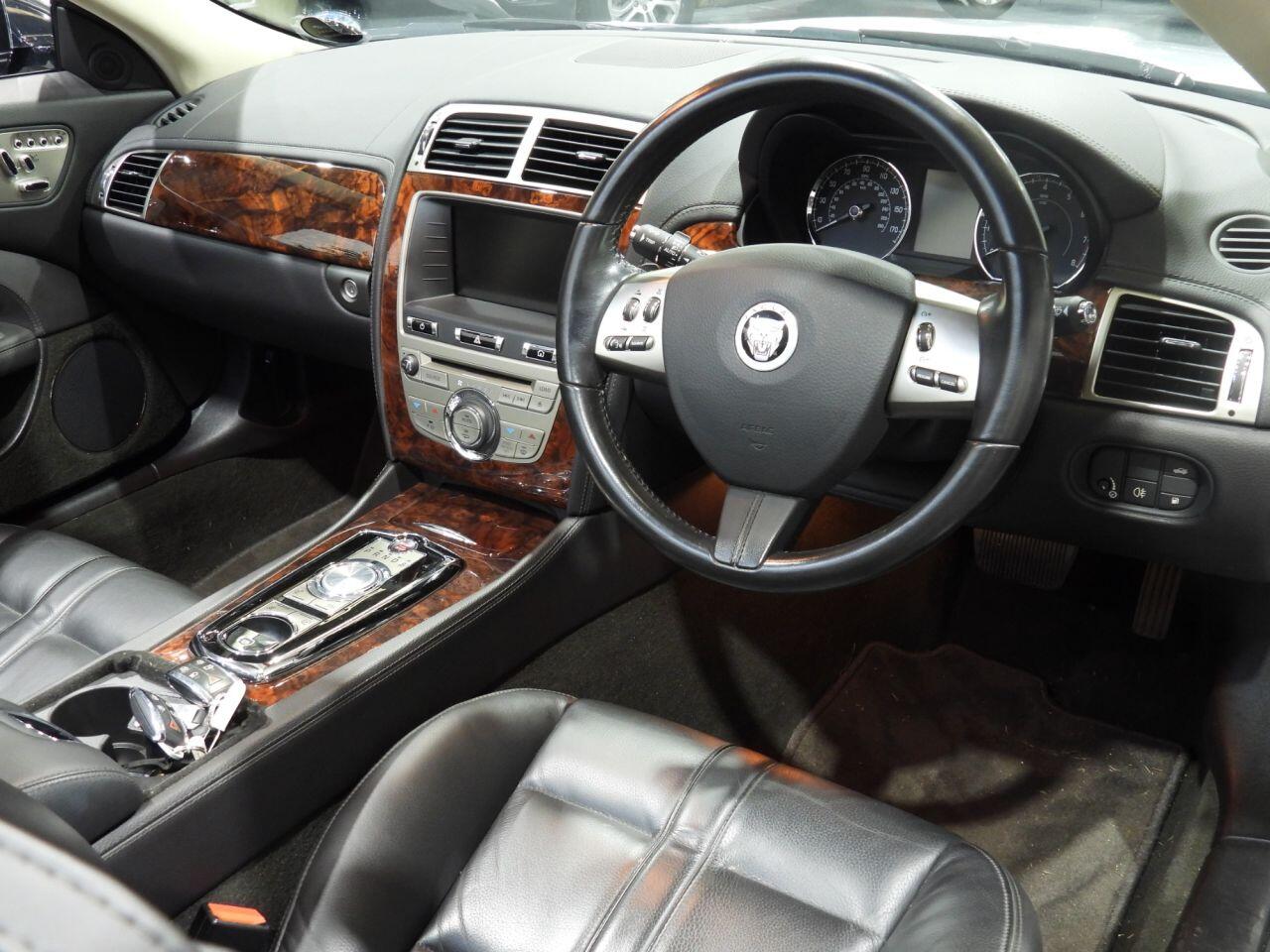 Jaguar XK view 4