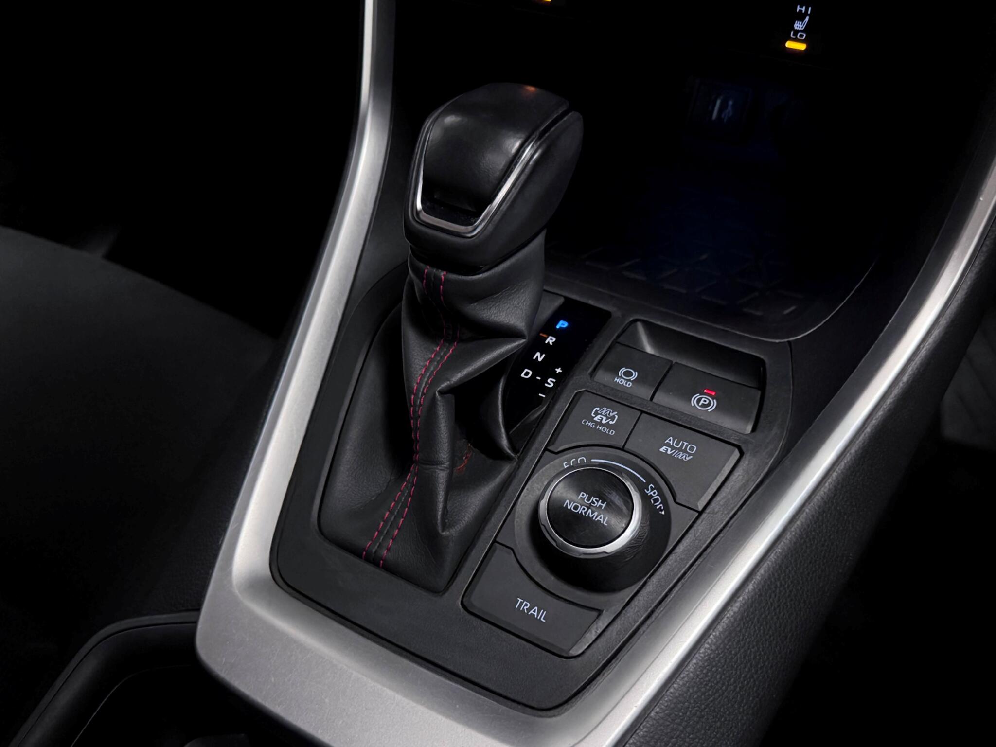 Toyota Rav4 view 26