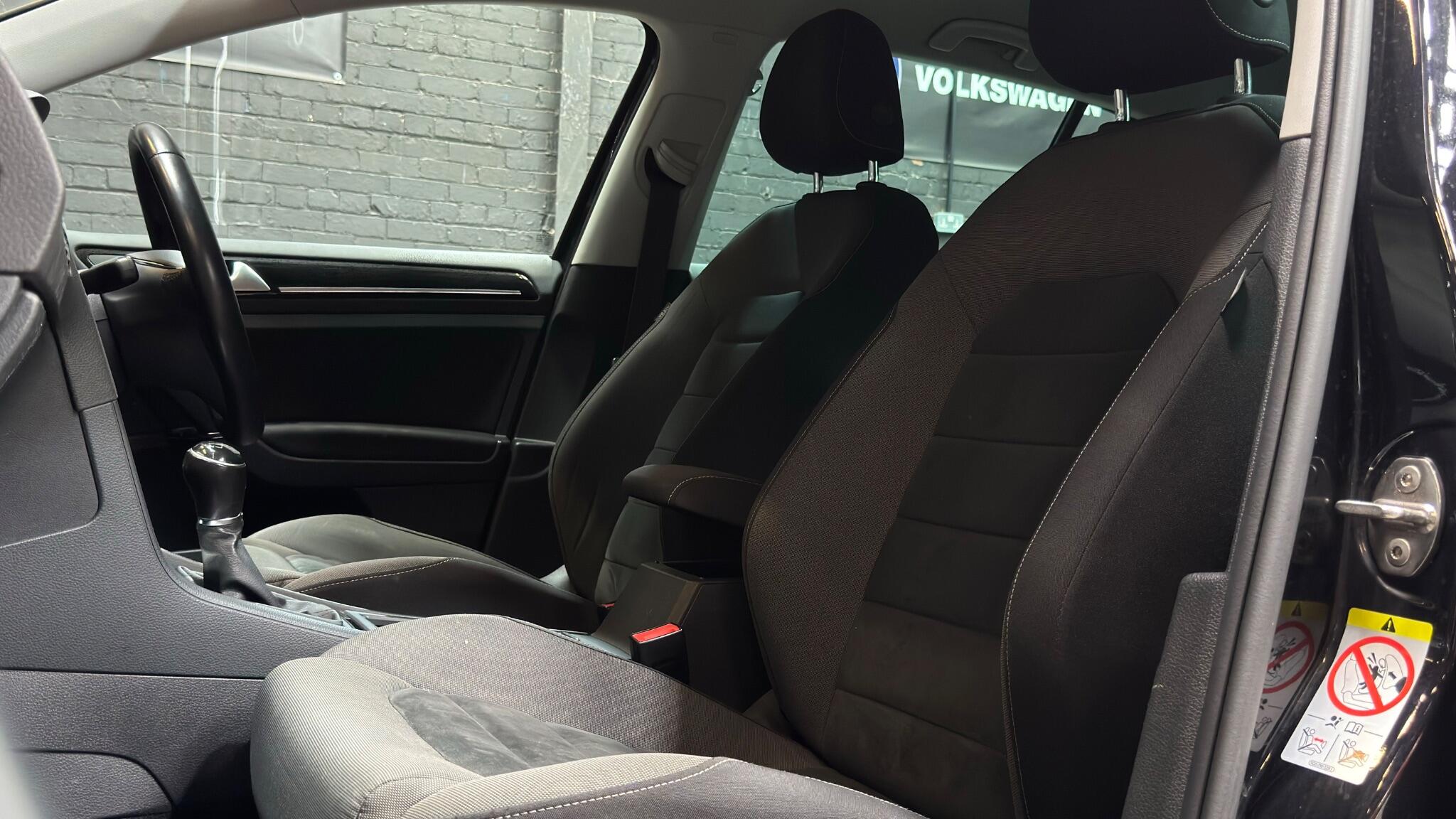 Volkswagen Golf view 51