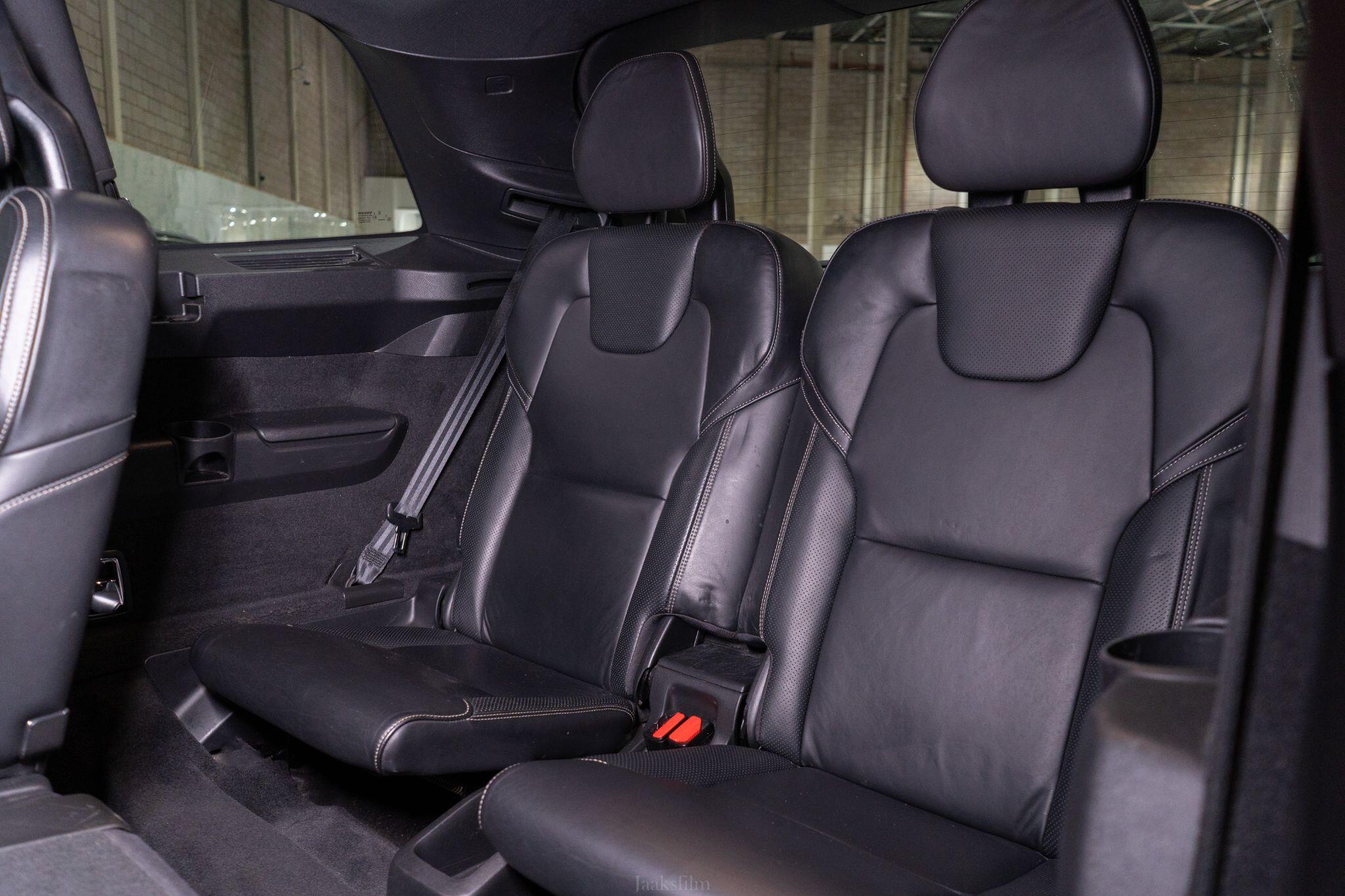 Volvo XC90 view 19