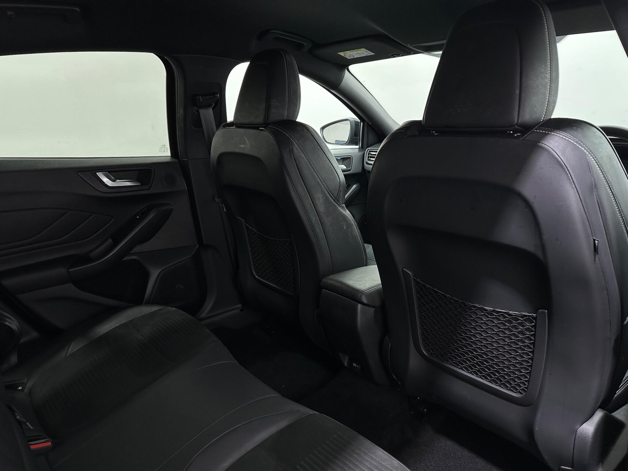 Ford Focus view 40