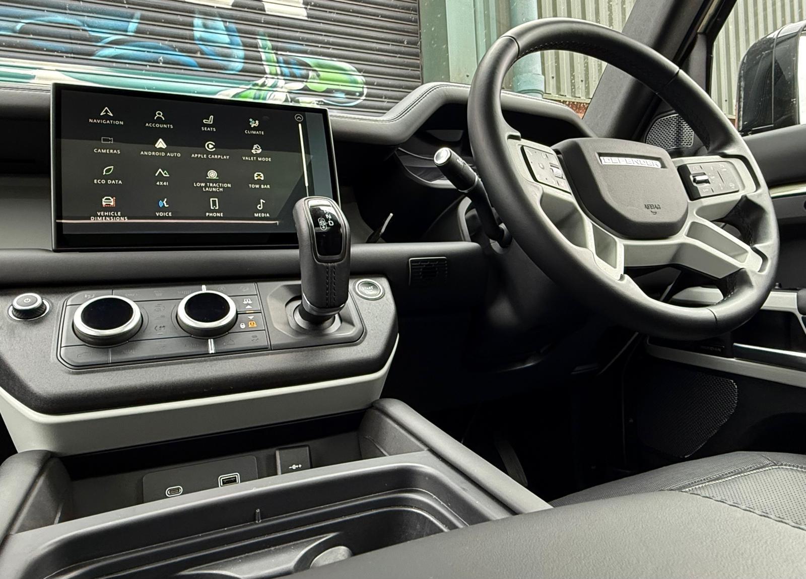 Land Rover Defender view 42