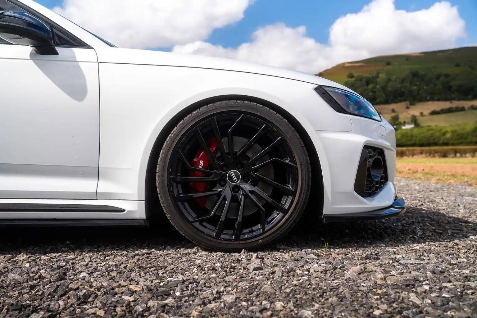 Audi RS4 Avant view 20
