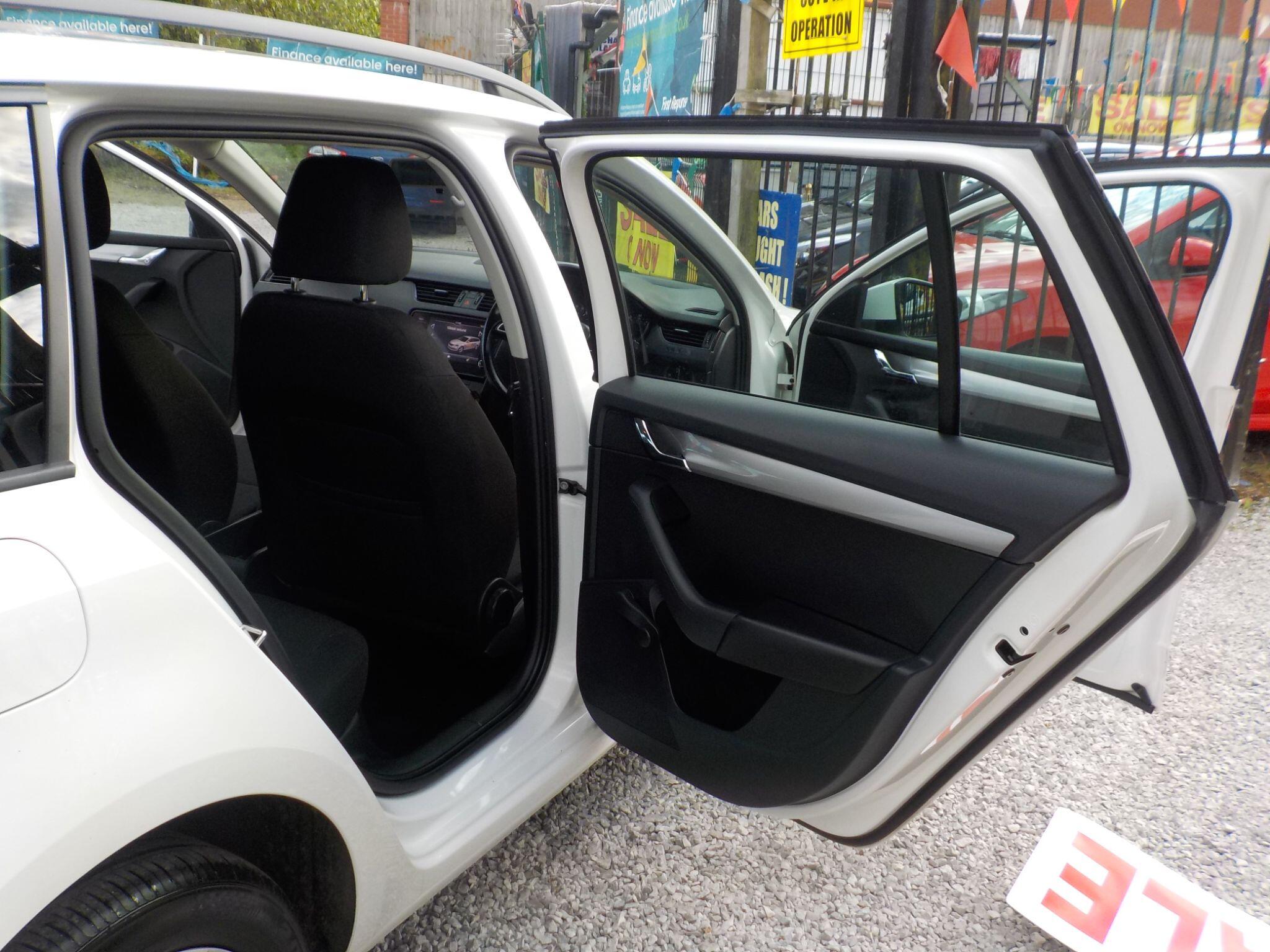 Skoda Octavia 1.6 TDI CR S Estate 5dr Diesel Manual Euro 6 (s/s) (115 ps)