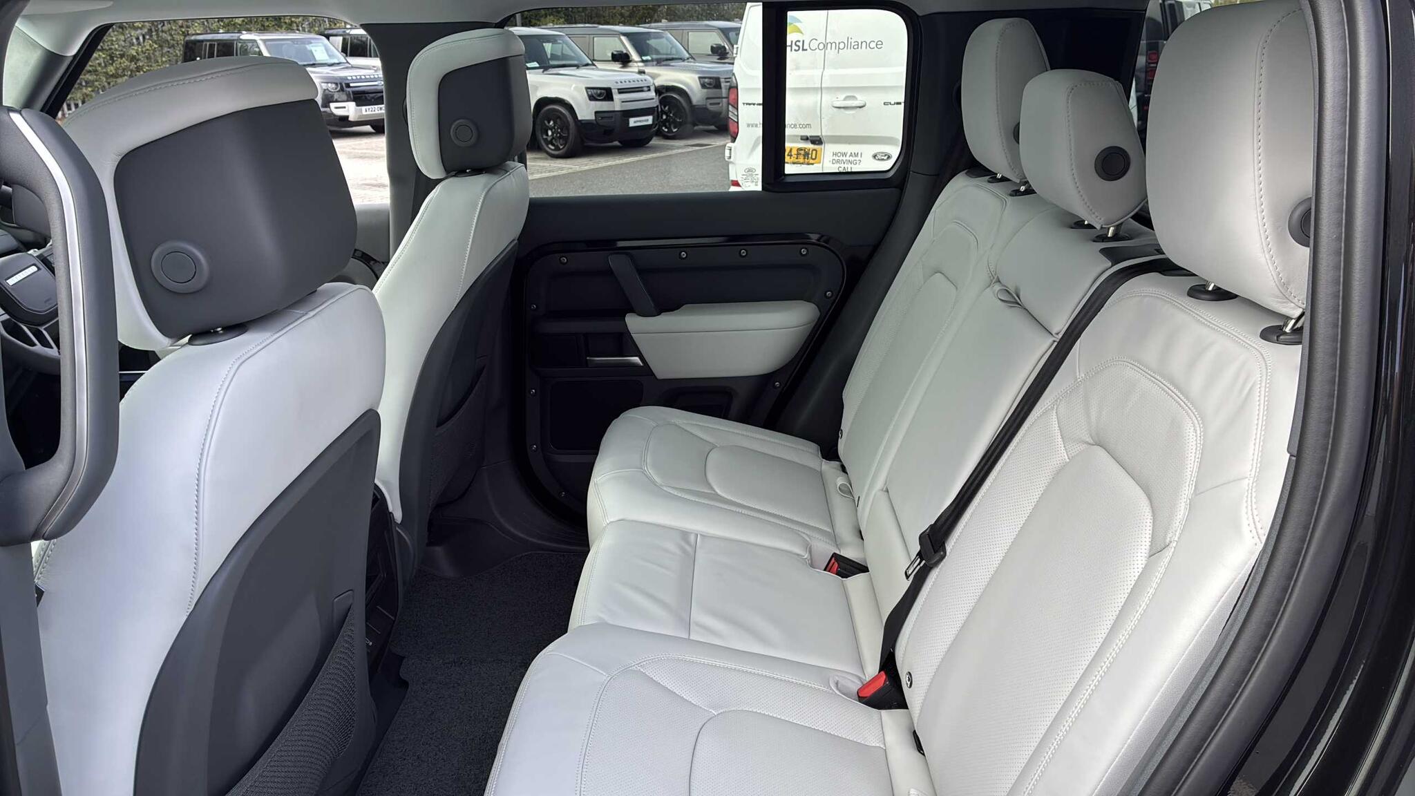 Land Rover Defender view 4