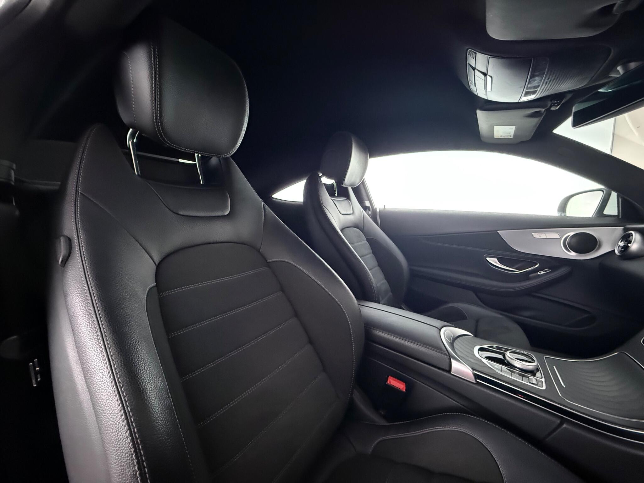 Mercedes-Benz C-Class view 29
