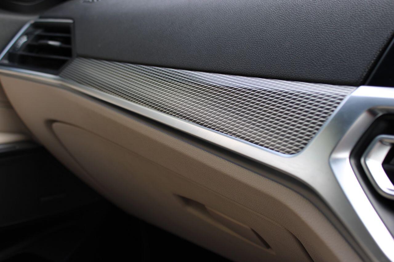 BMW 3 Series view 37