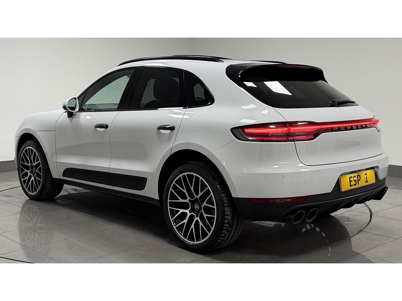 Porsche Macan view 6