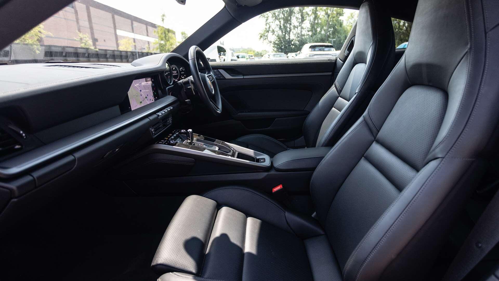 Porsche 911 view 12