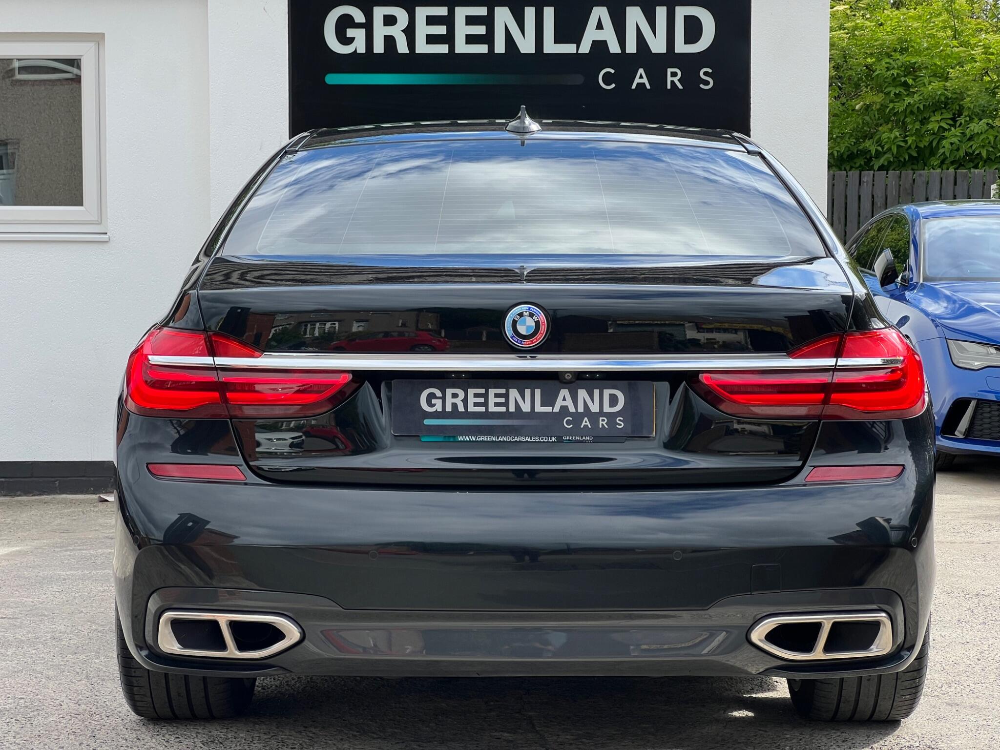 BMW 7 Series view 5