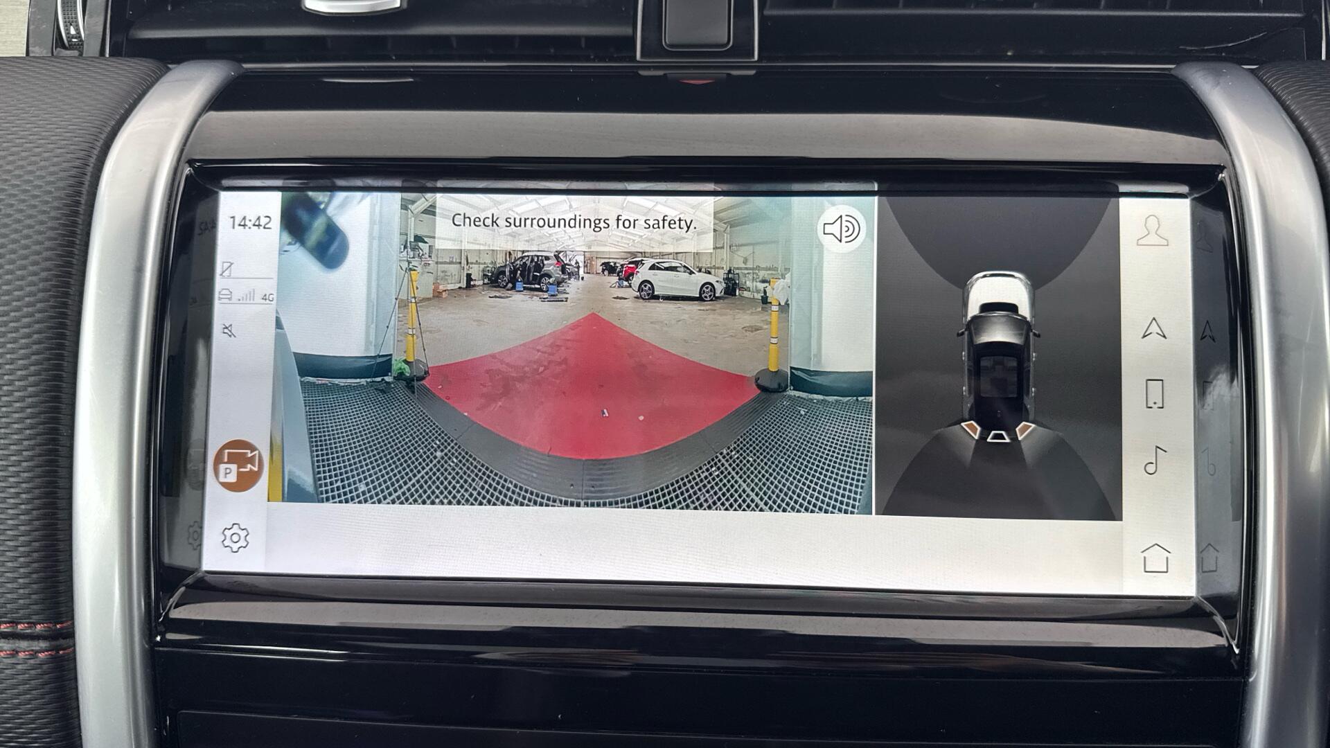 Land Rover Discovery Sport view 21