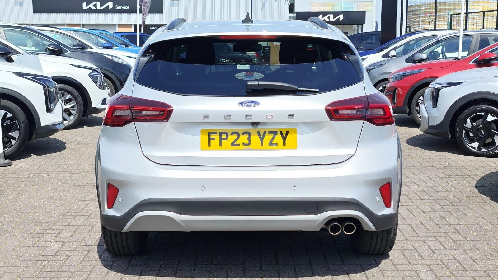 Ford Focus view 6