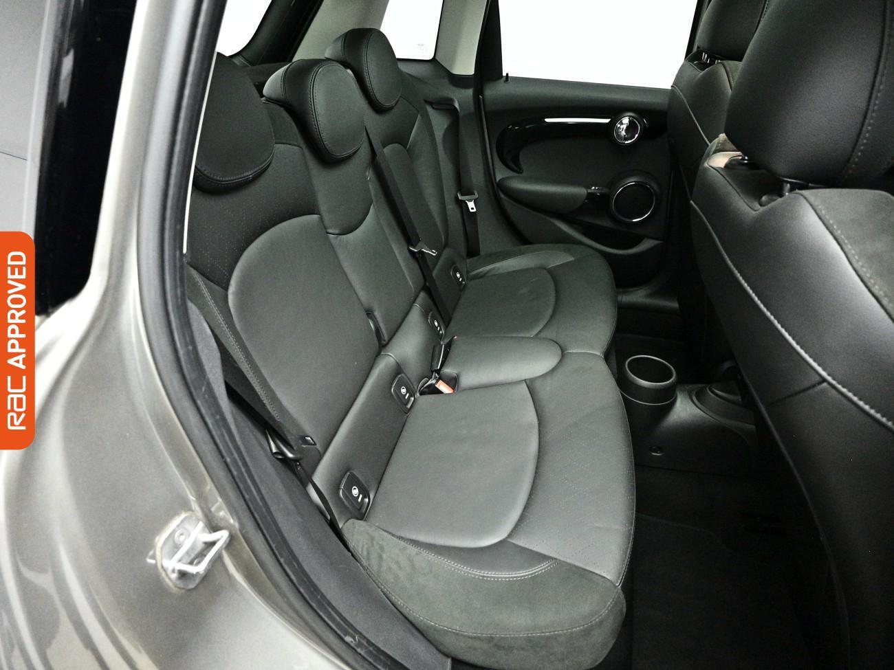 Mini Hatch view 13