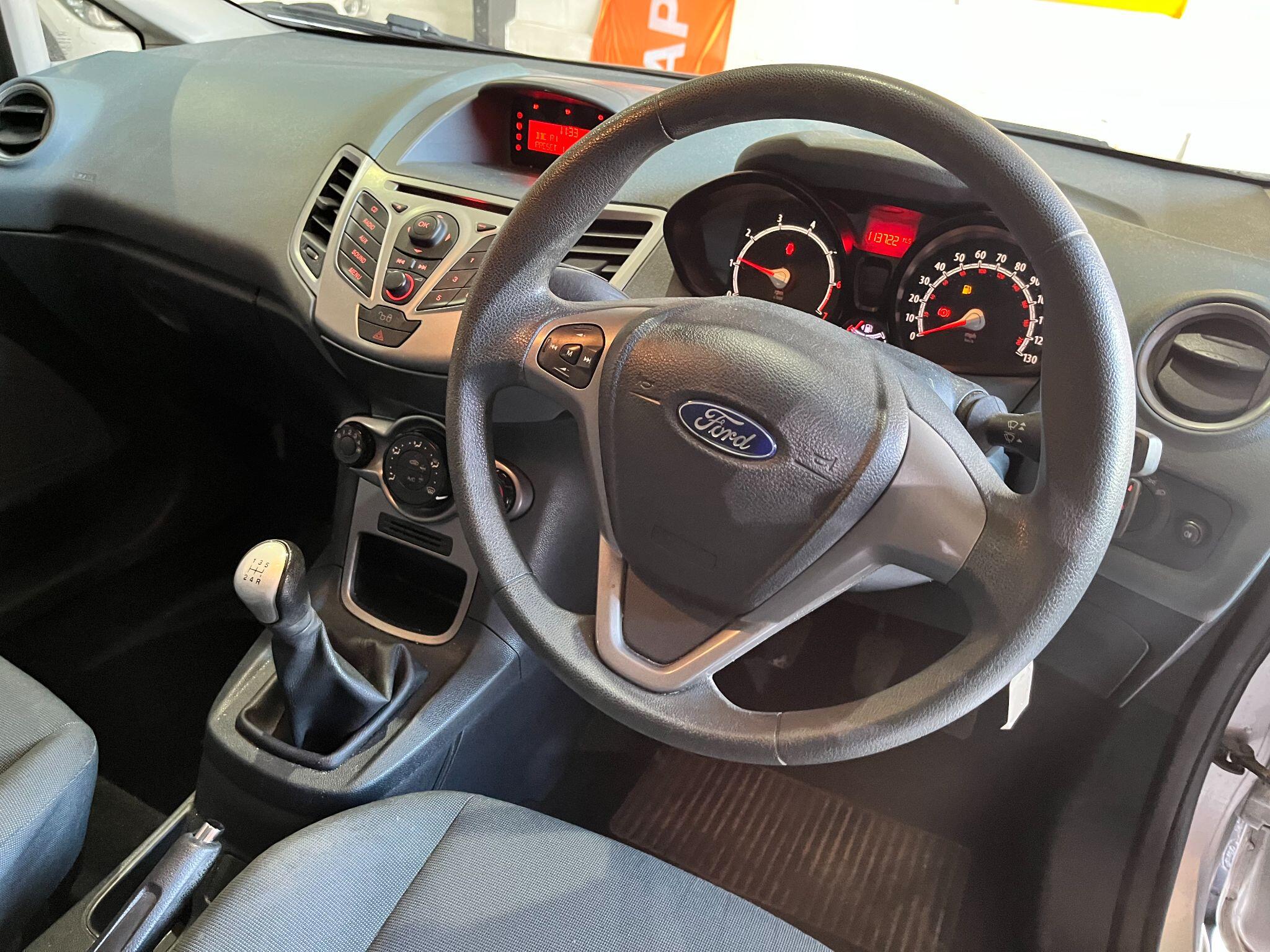 Ford Fiesta view 9
