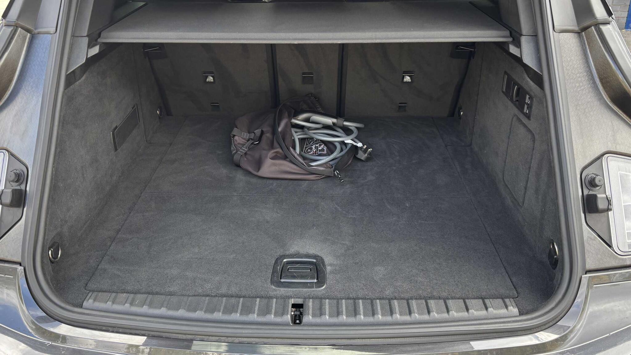 BMW iX view 24