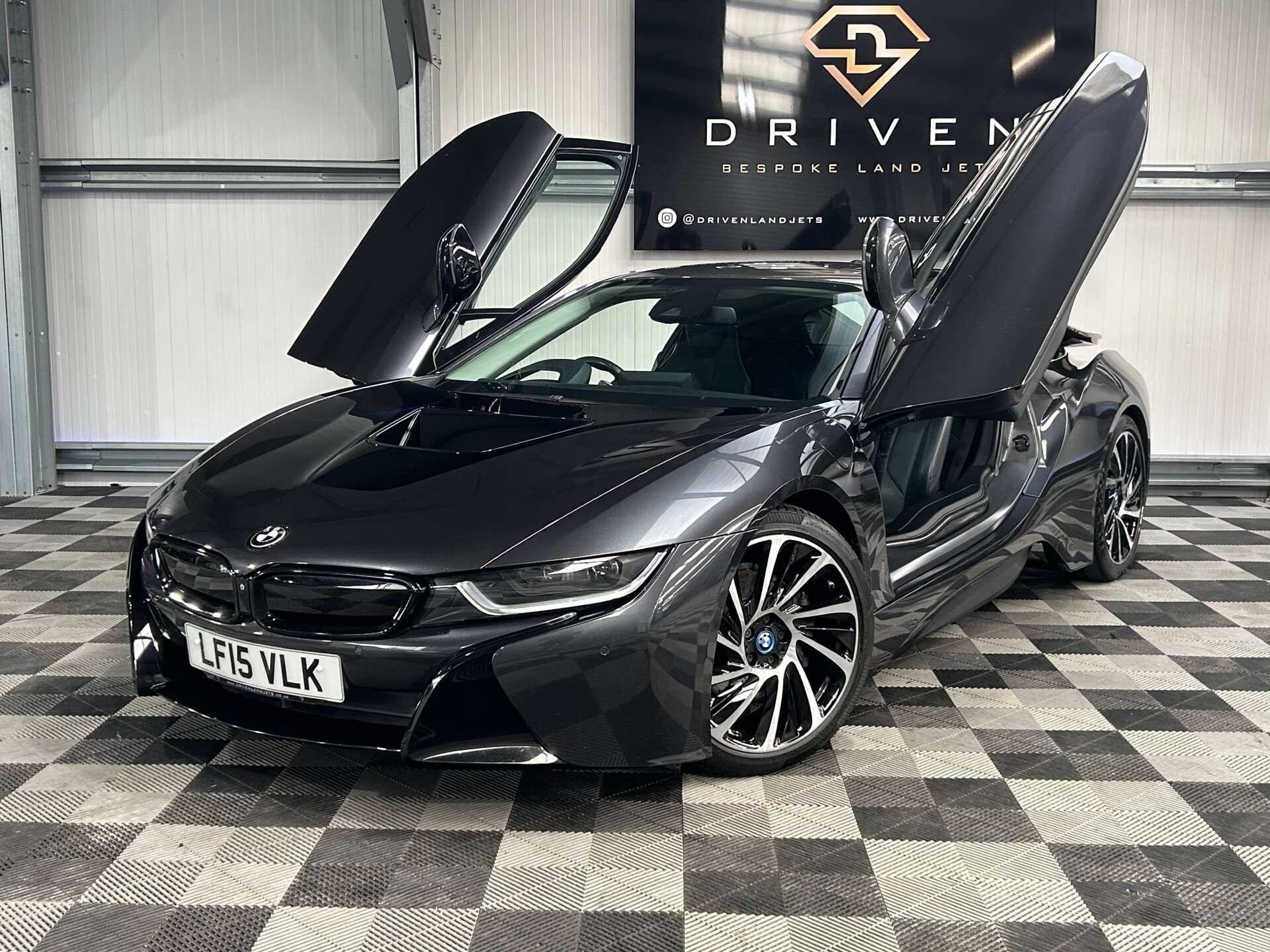 BMW I8 view 4