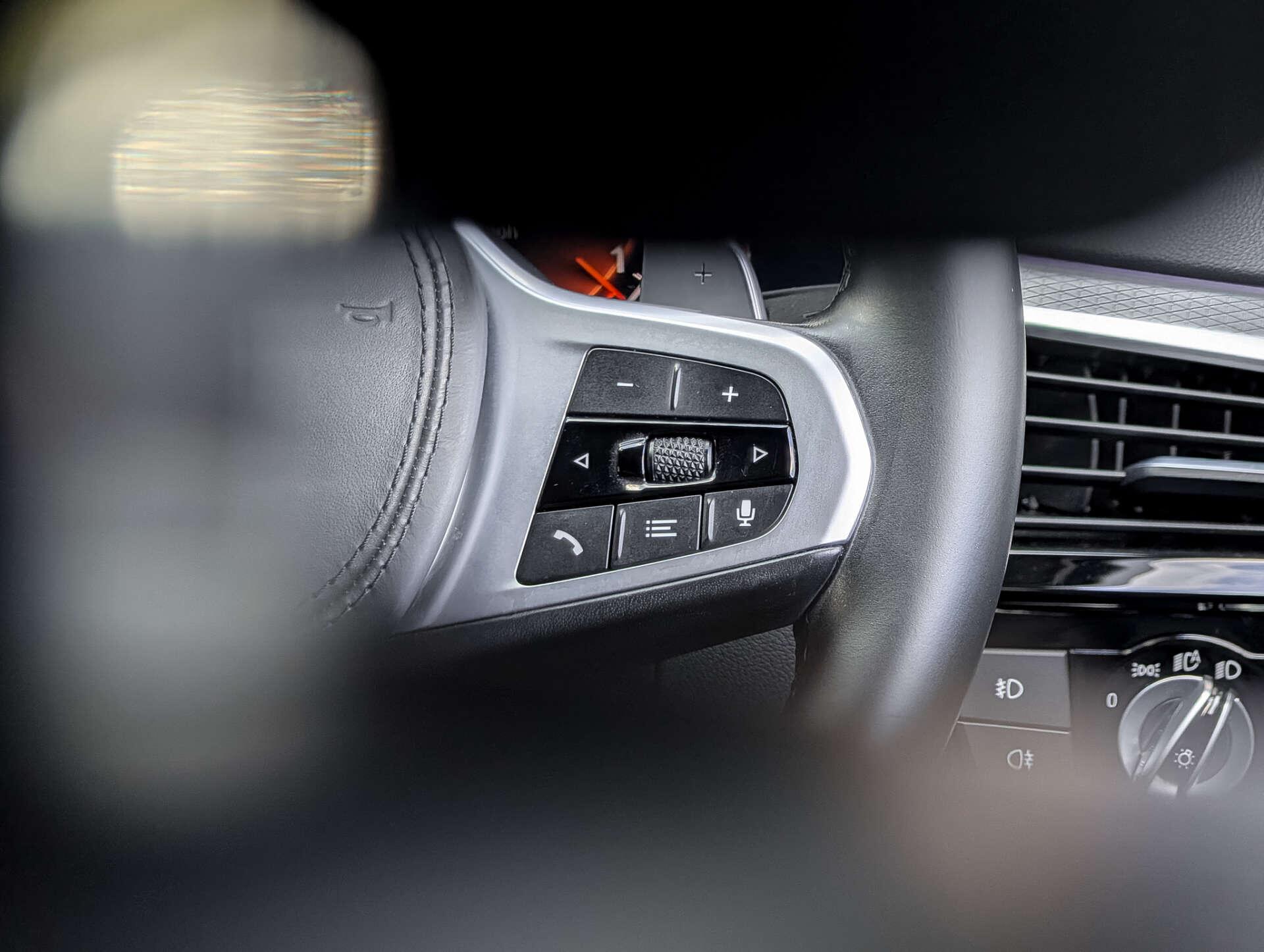BMW 5 Series view 30
