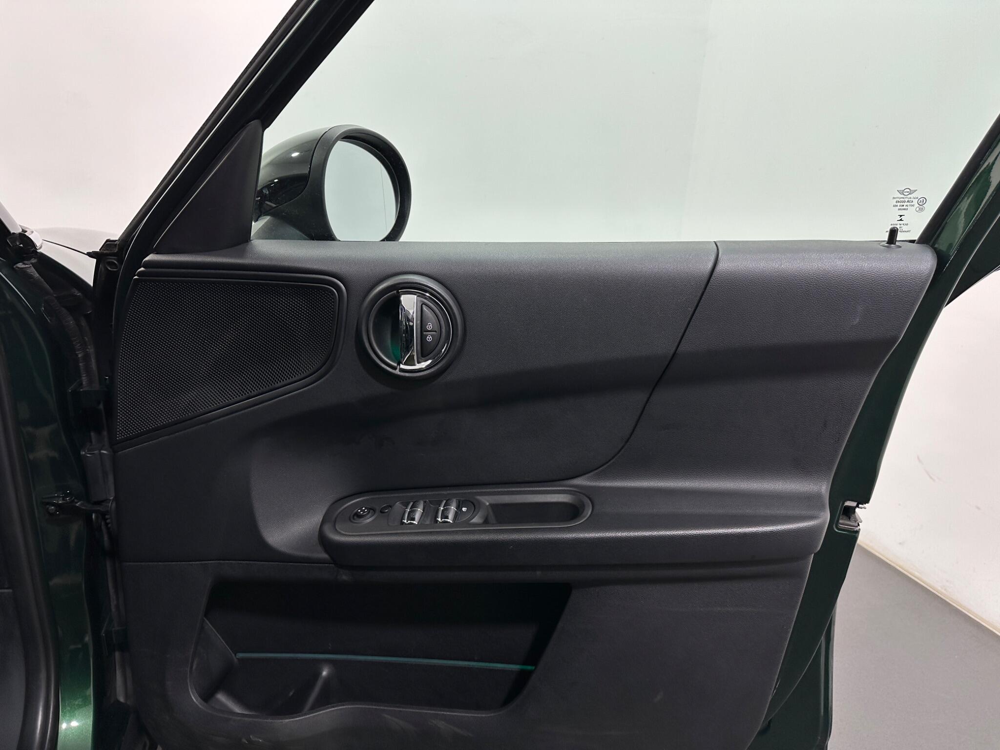 Mini Countryman view 35