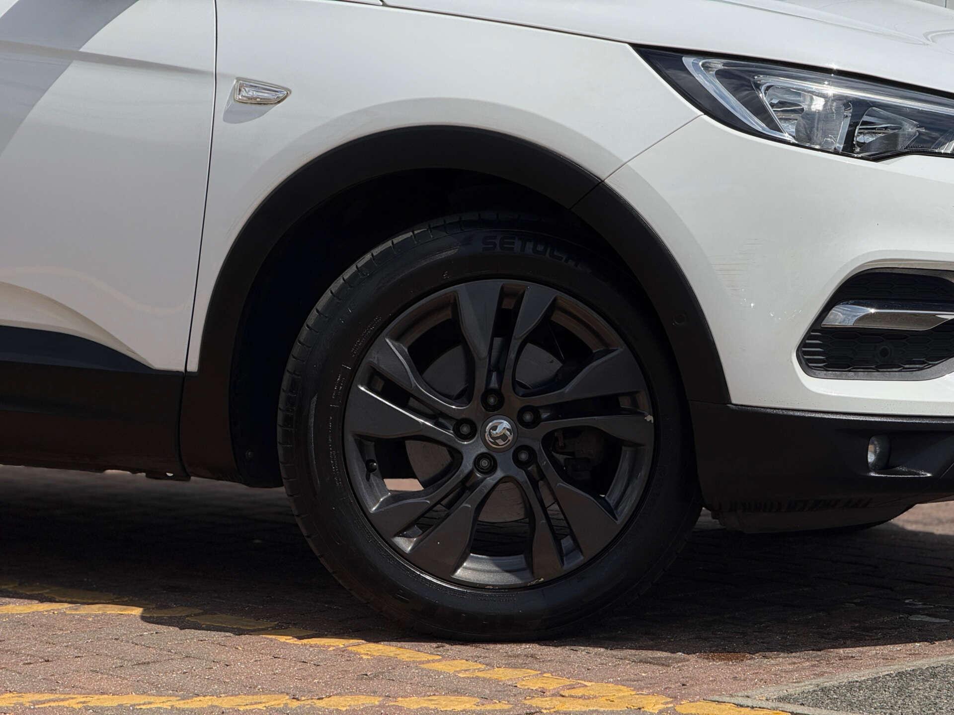 Vauxhall Grandland X view 9