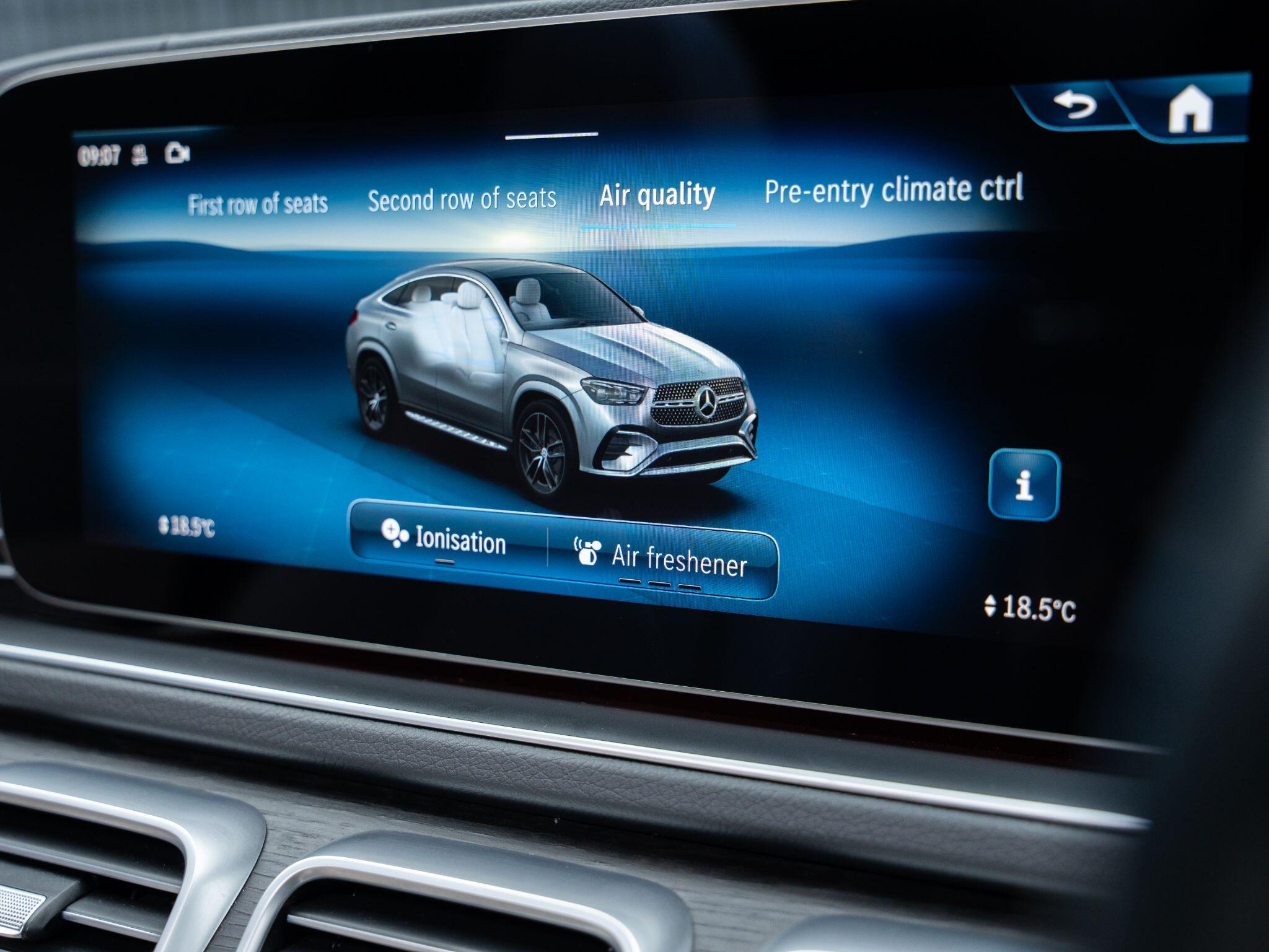Mercedes-Benz GLE view 29