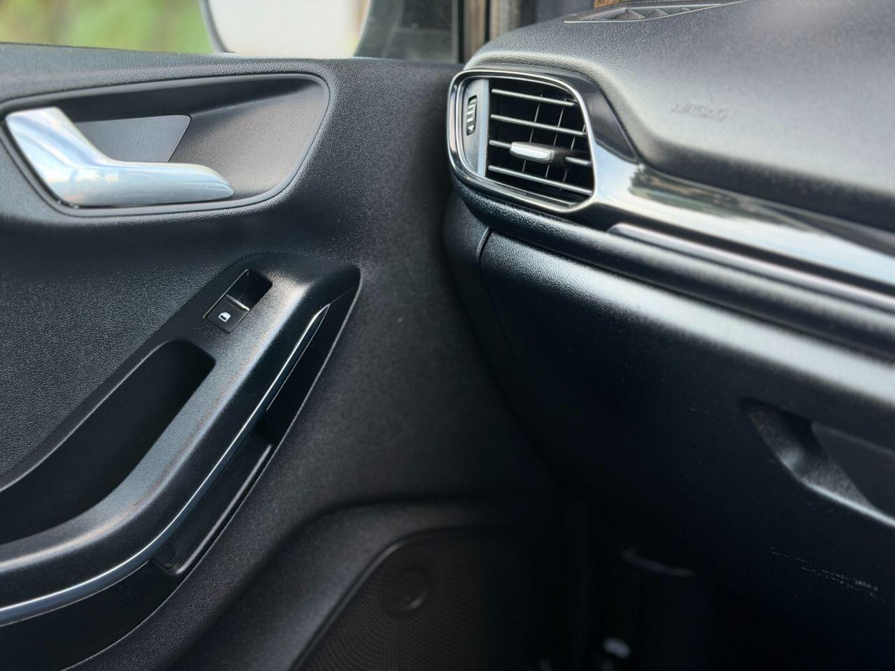 Ford Fiesta view 46