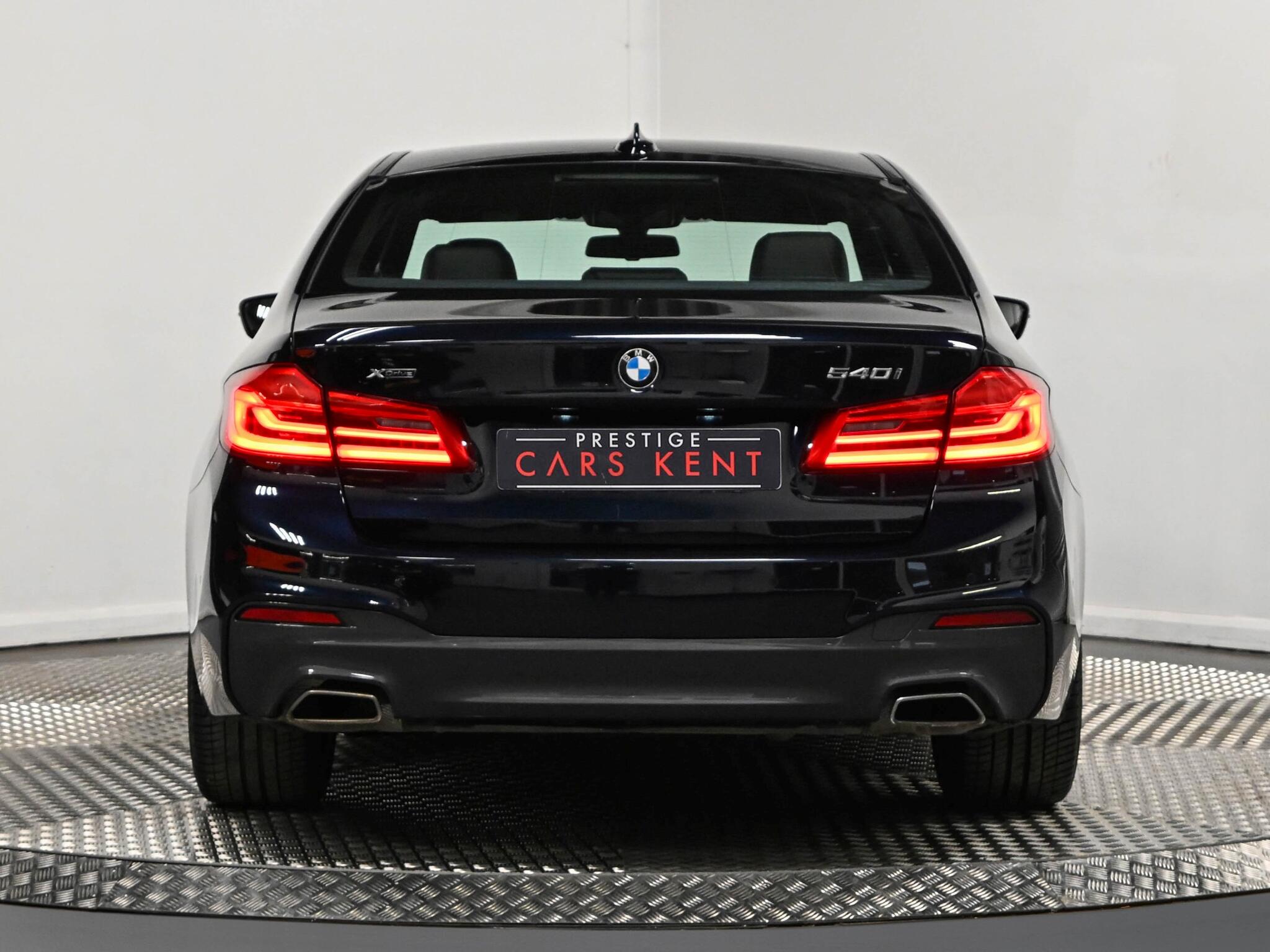BMW 5 Series view 11