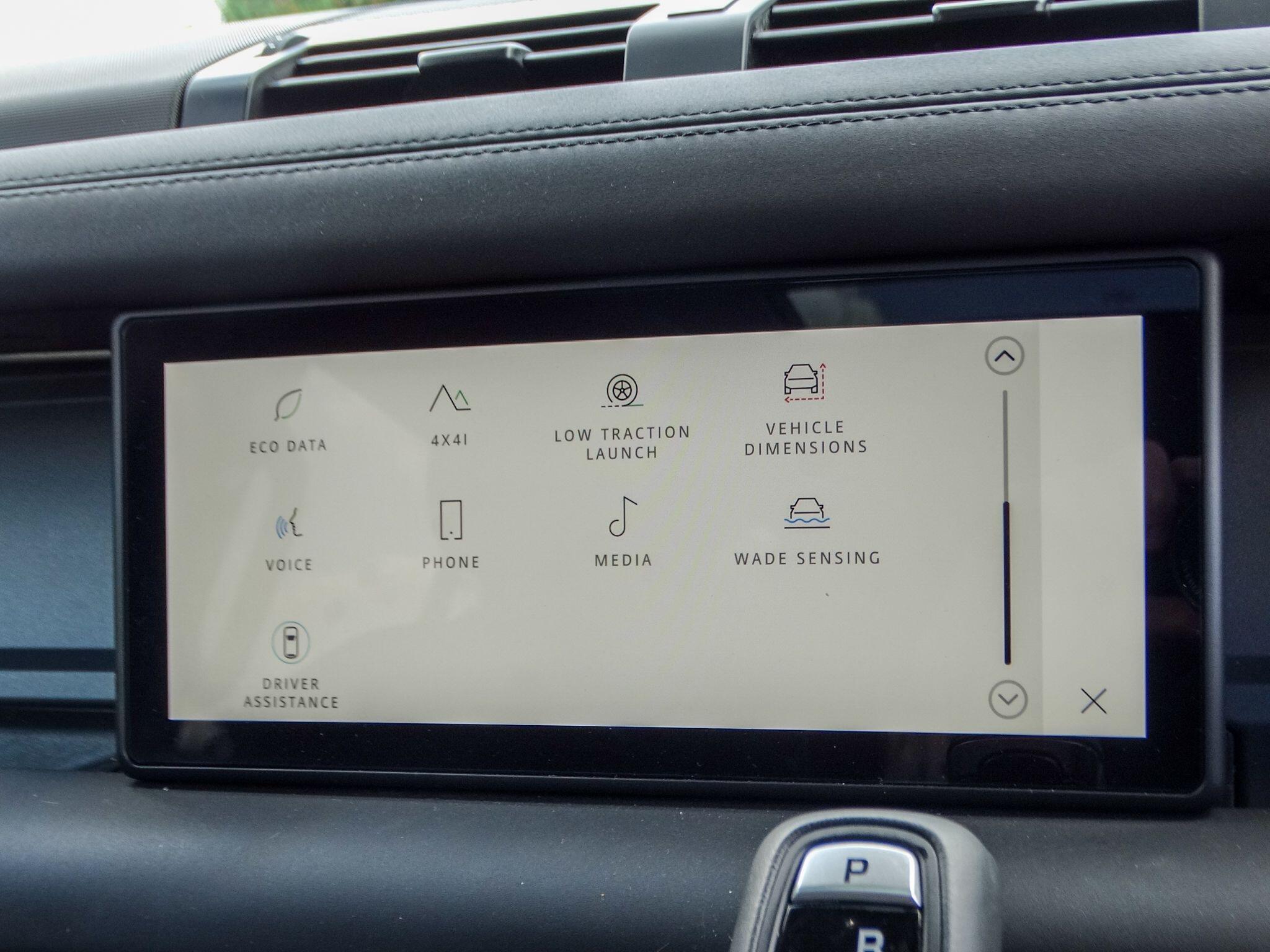 Land Rover Defender view 32