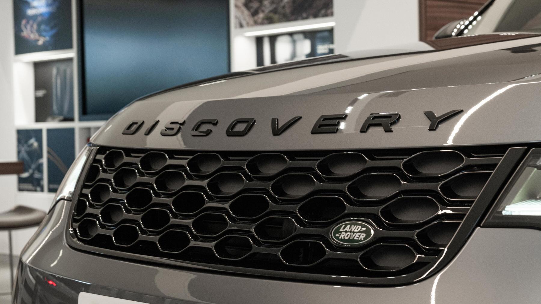 Land Rover Discovery view 72