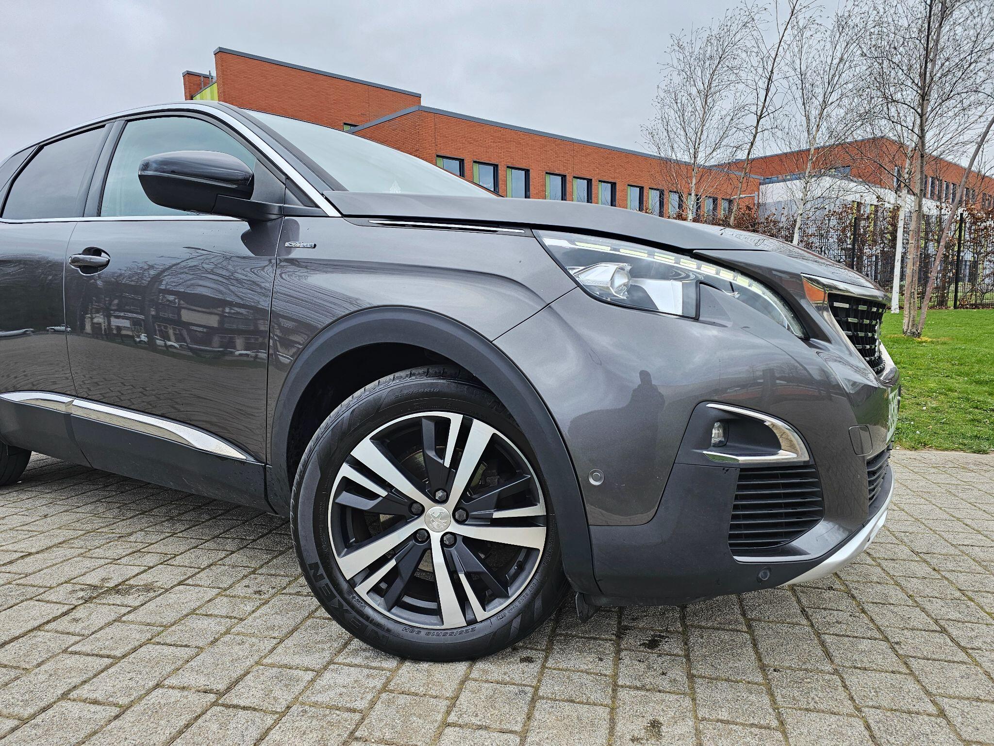 Peugeot 3008 view 4