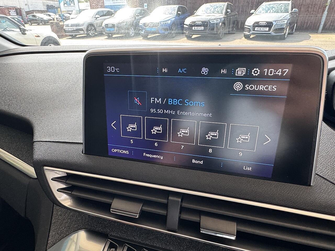 Peugeot 3008 view 17