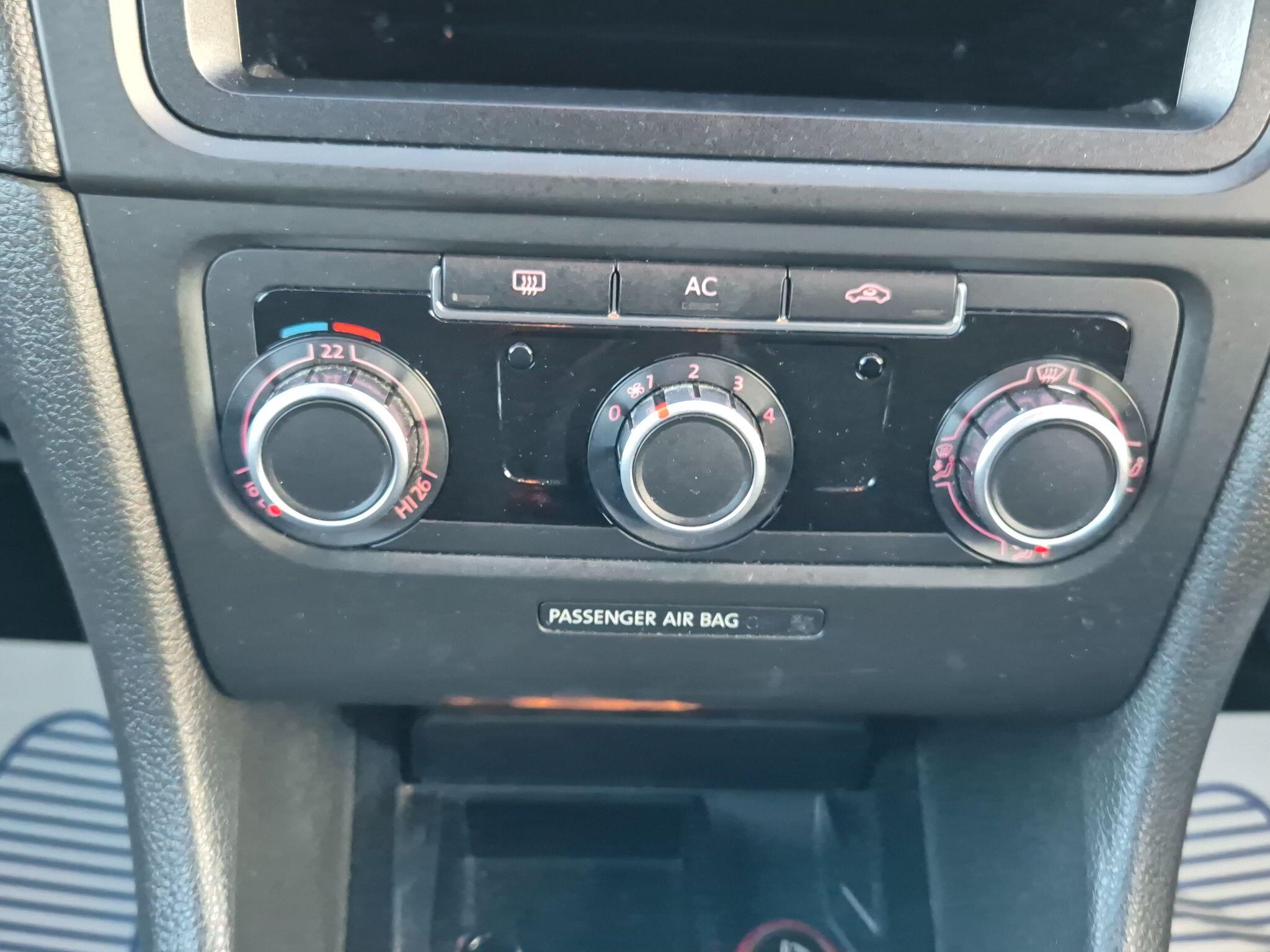 Volkswagen Golf view 15