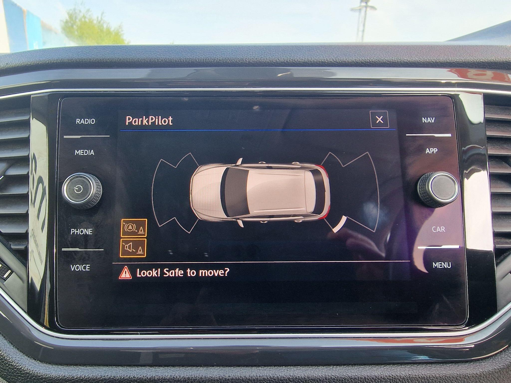 Volkswagen T-Roc view 52