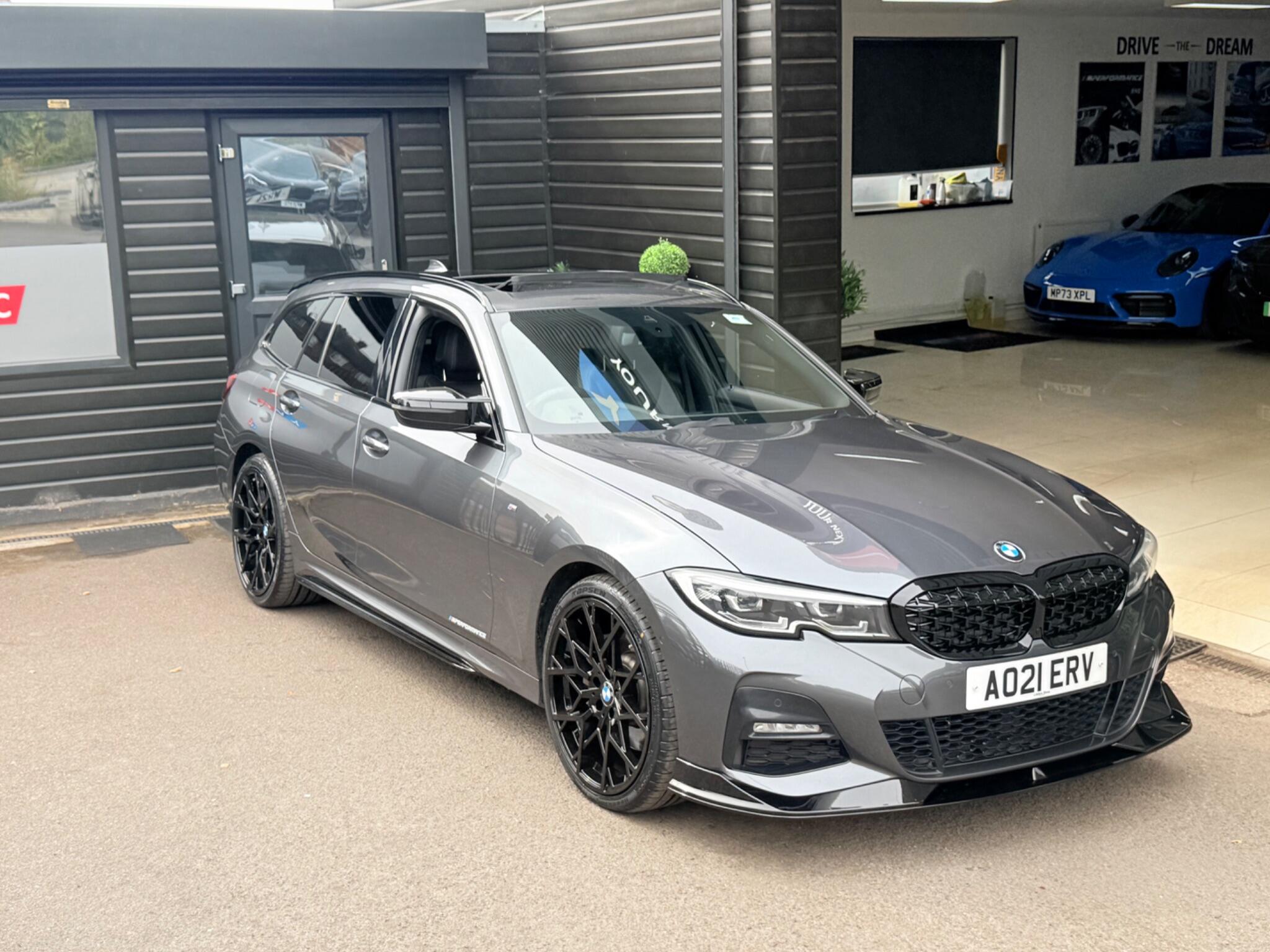BMW 3 Series view 5