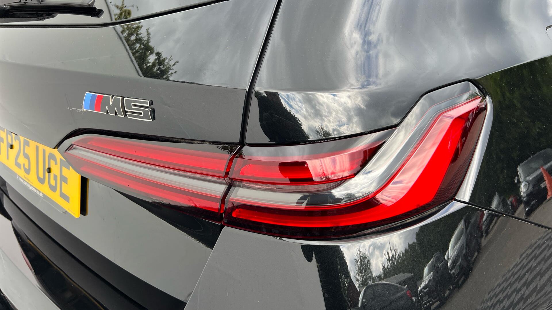 BMW M5 view 22
