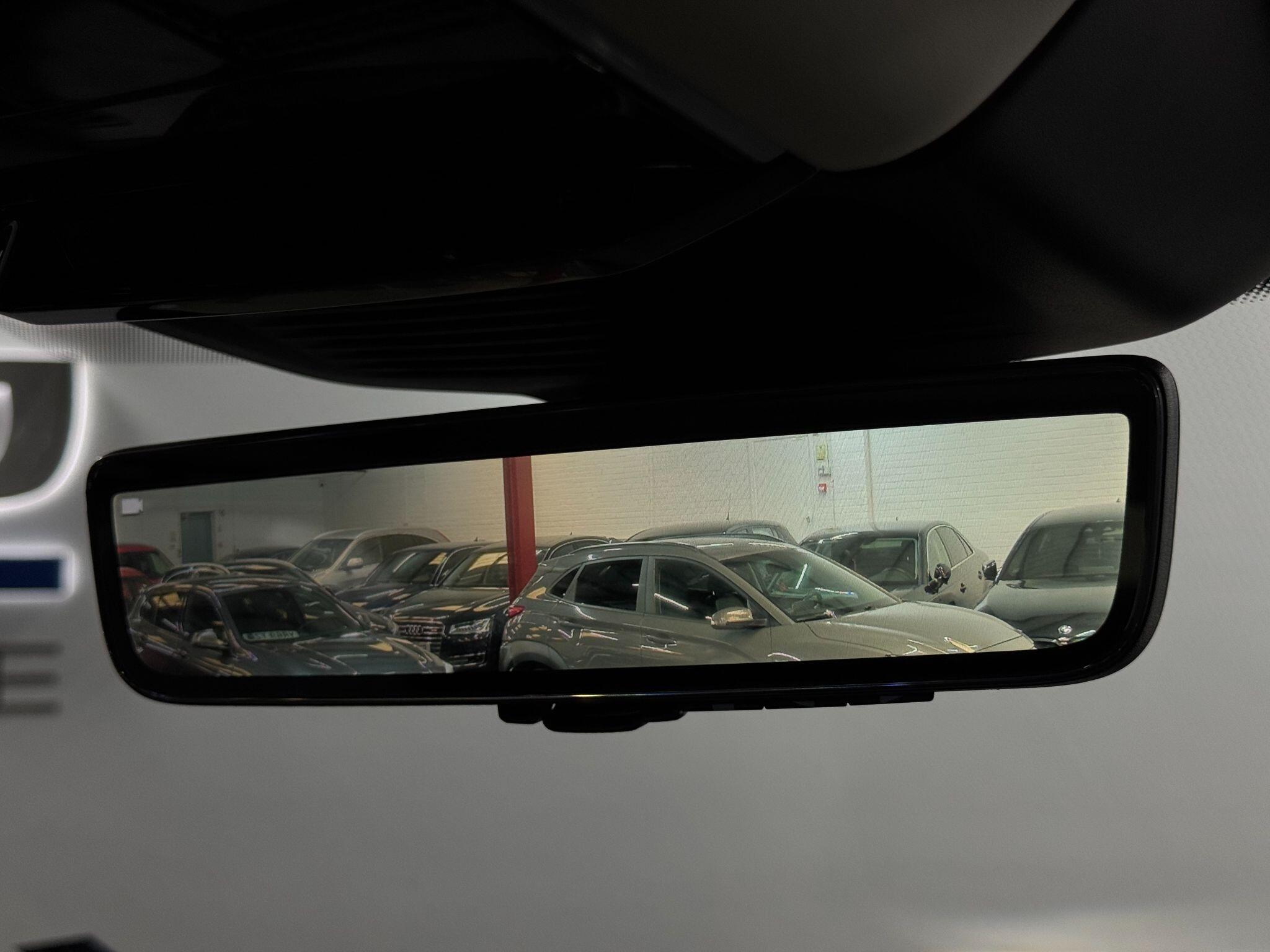 Land Rover Range Rover view 32
