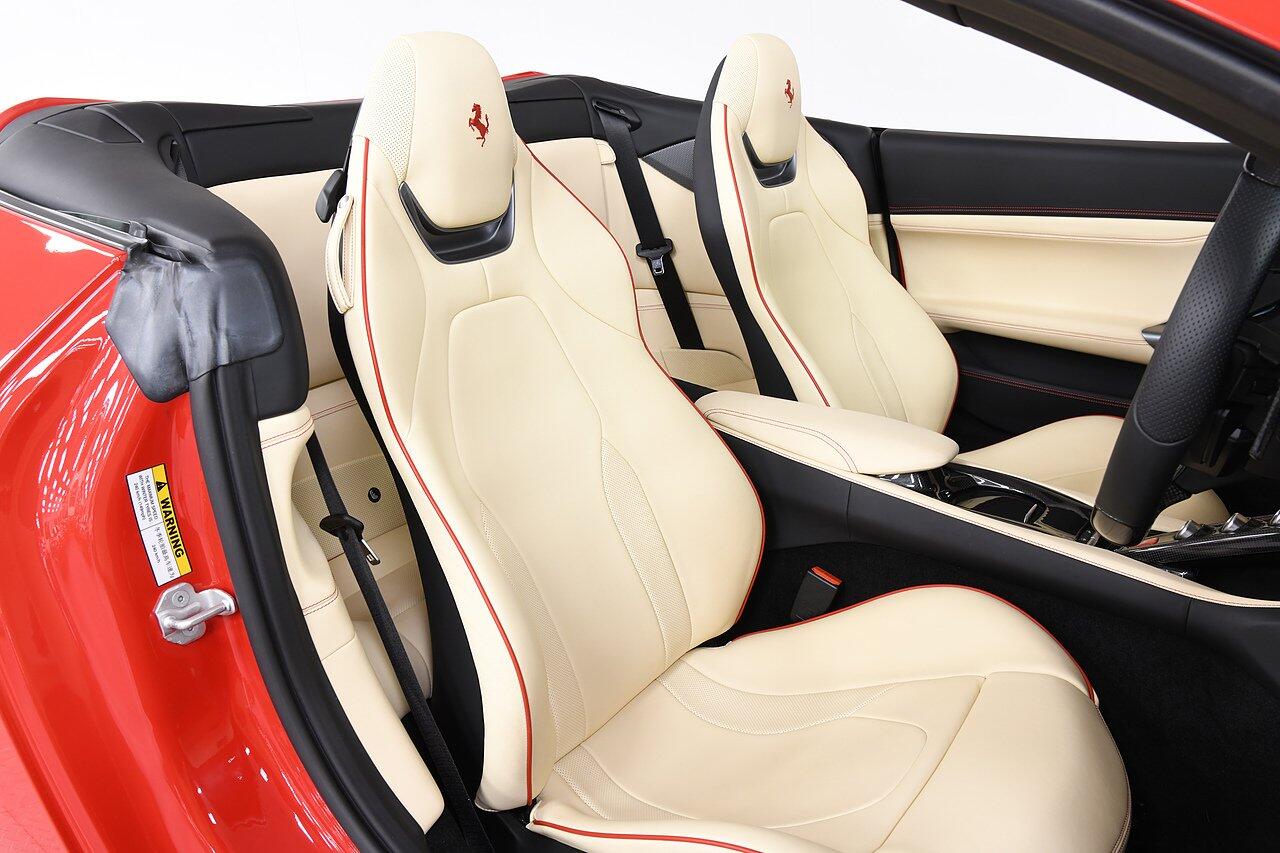 Ferrari Portofino view 8