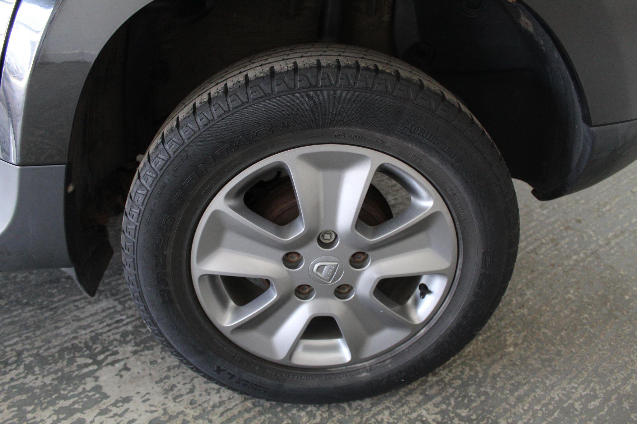 Dacia Duster view 52
