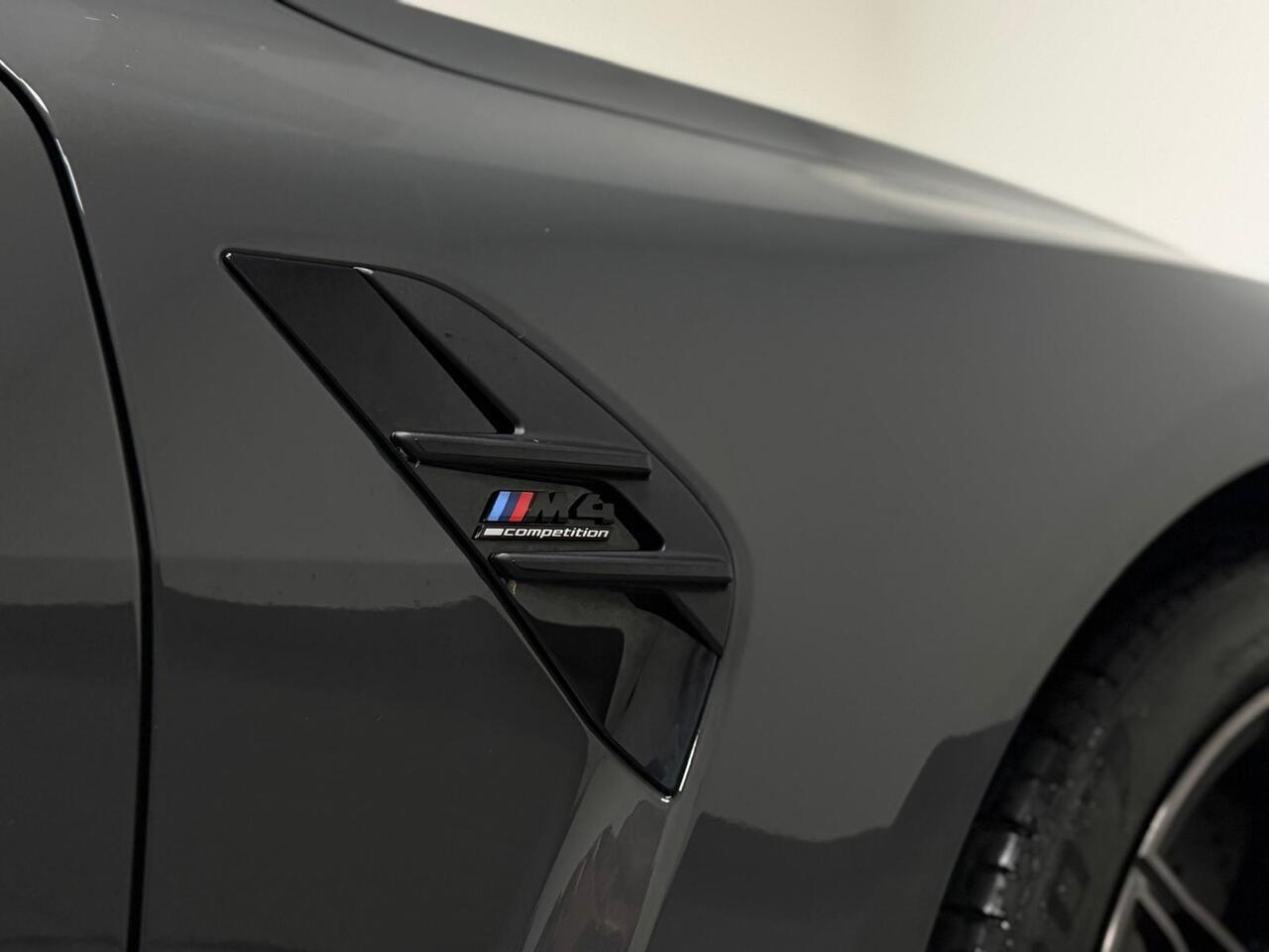 BMW M4 view 12