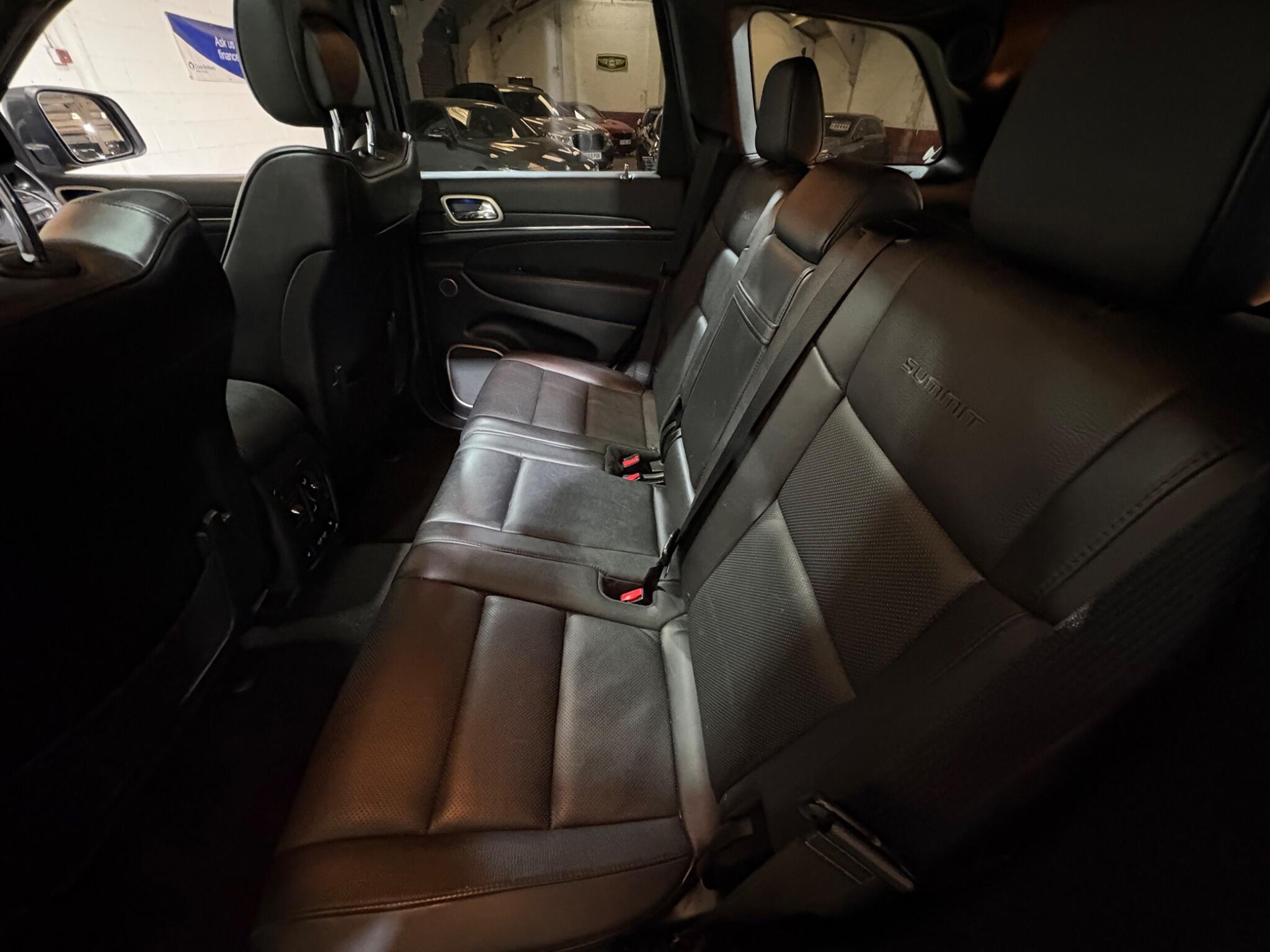 Jeep Grand Cherokee view 61