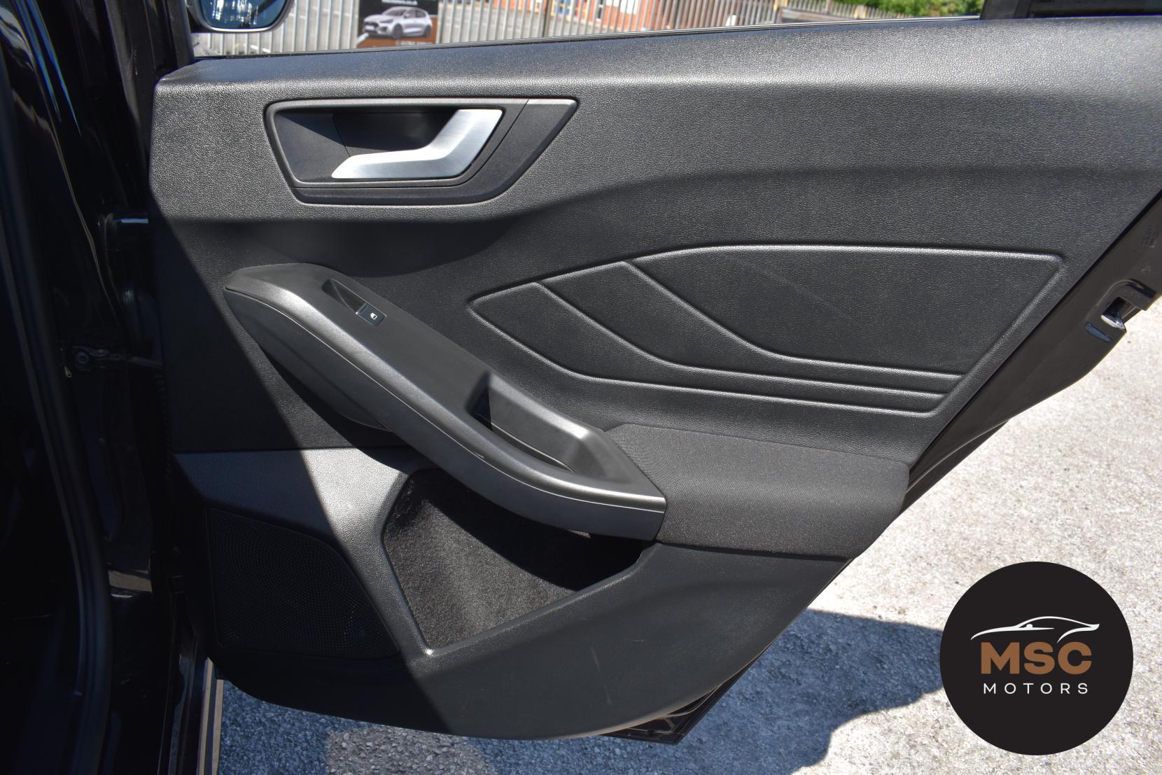 Ford Focus view 61