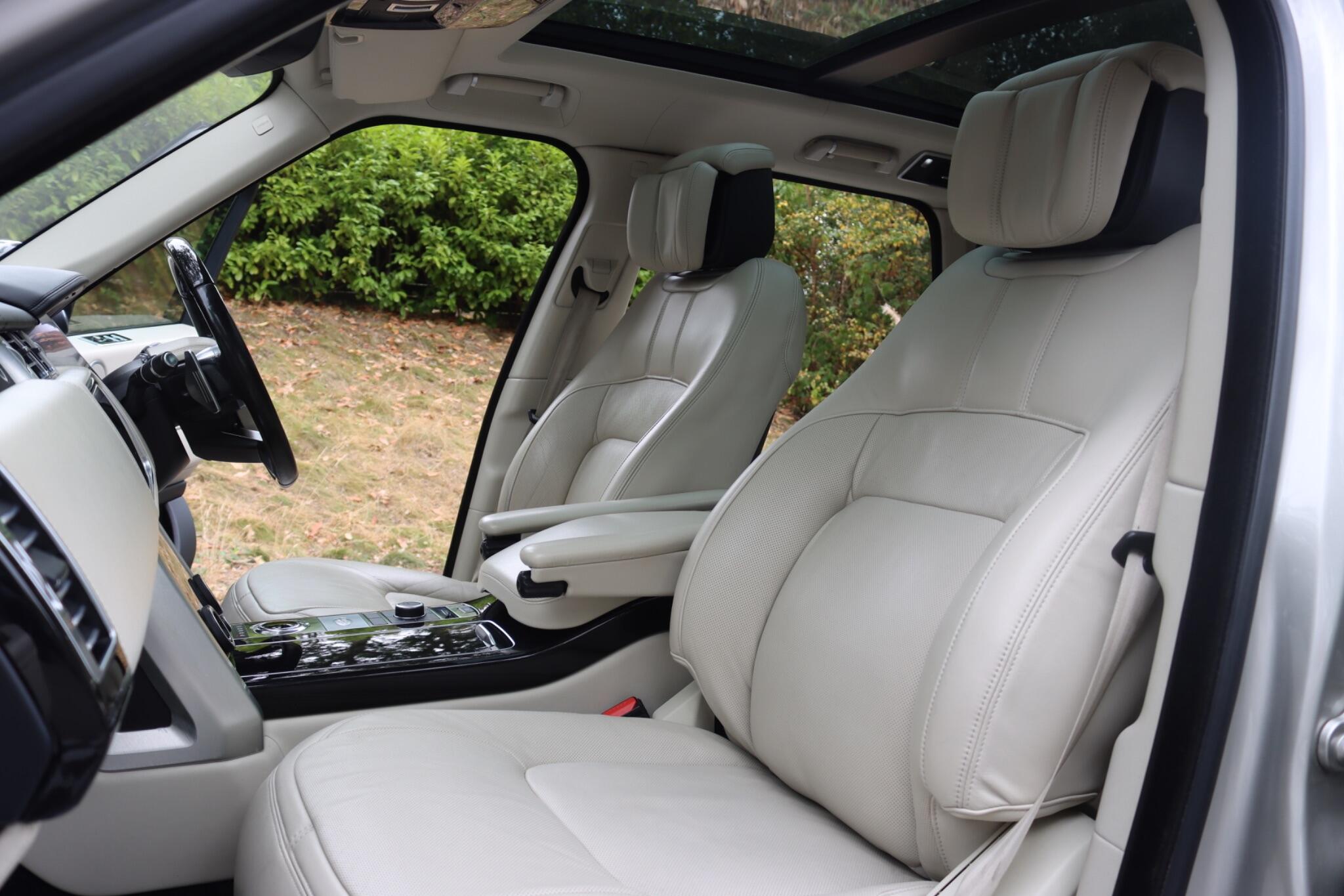 Land Rover Range Rover view 11
