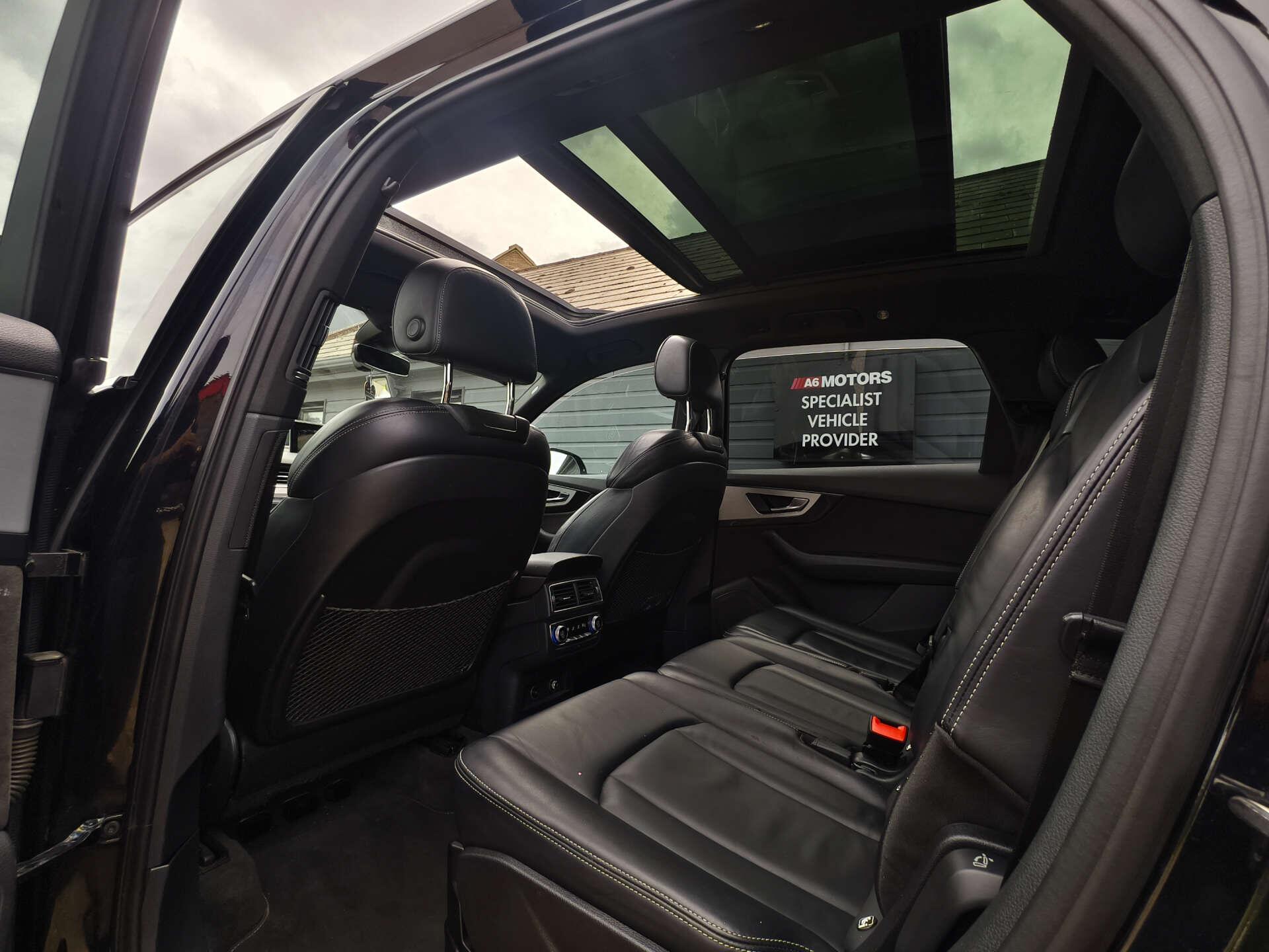 Audi Q7 view 19