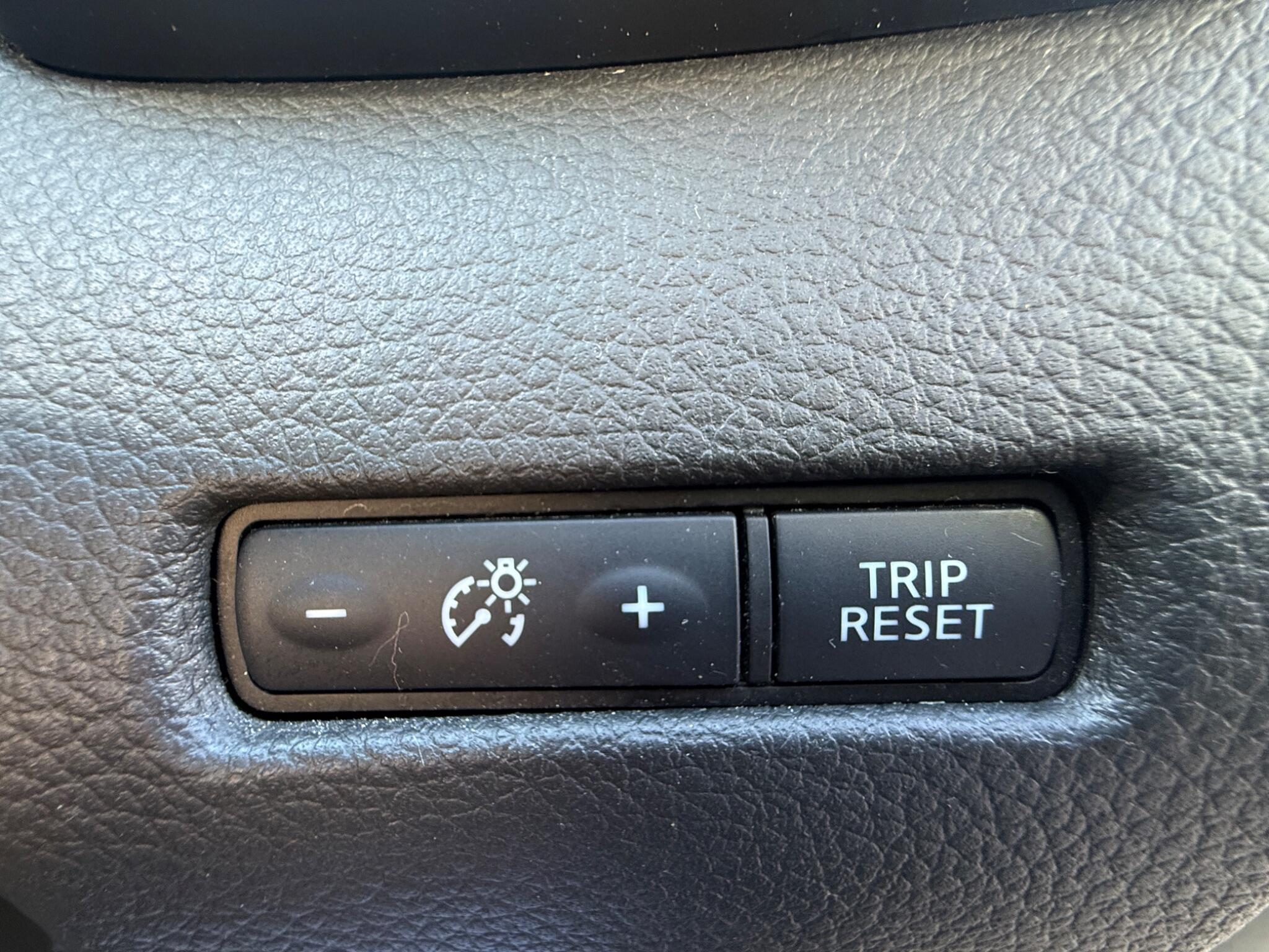 2017 Nissan Qashqai image 28