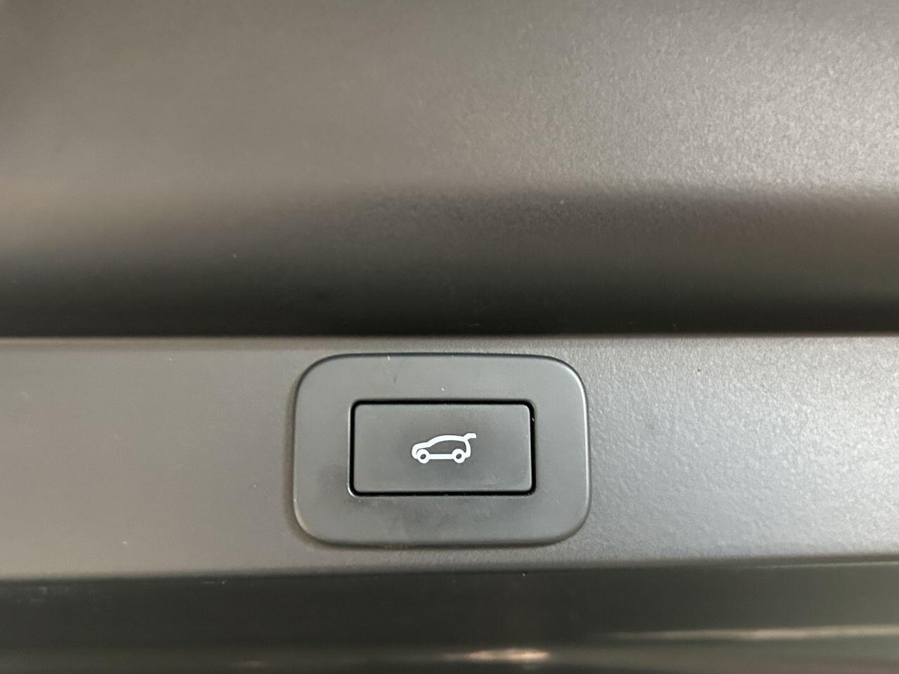 Land Rover Range Rover view 19