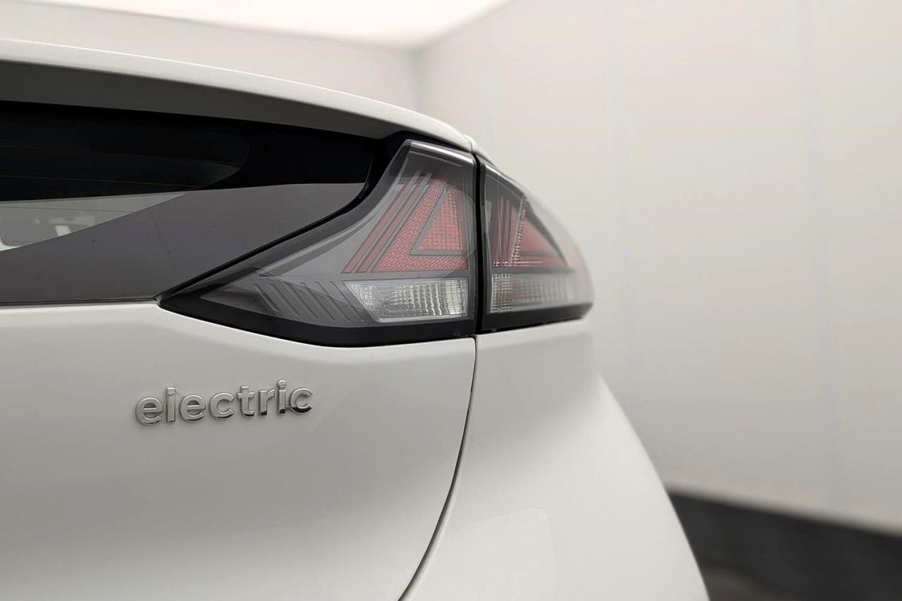 Hyundai Ioniq view 52