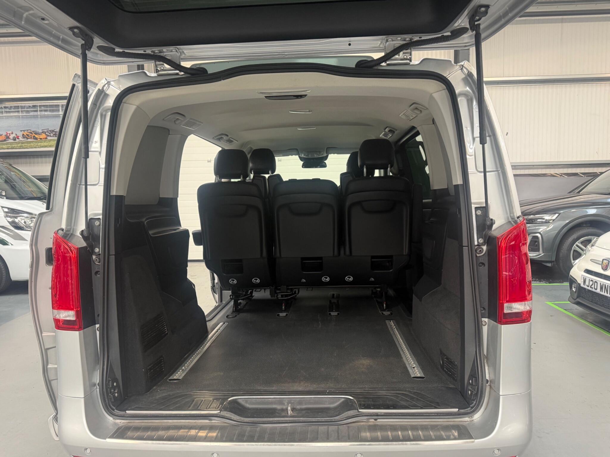 Mercedes-Benz Vito view 14