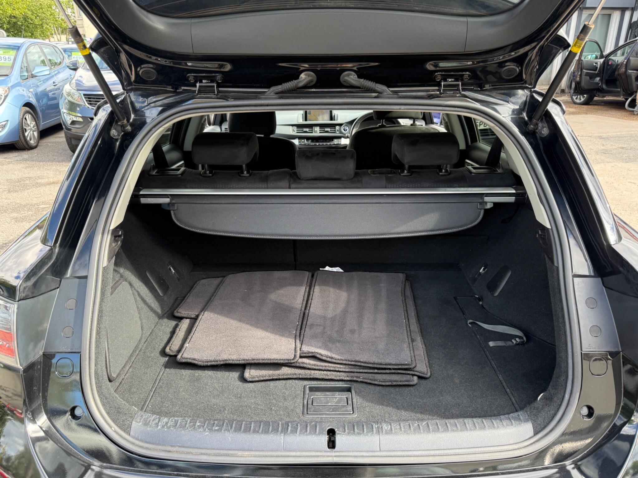 Lexus CT - Image 41