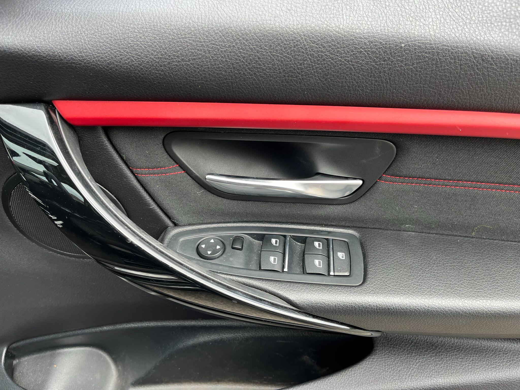 BMW 3 Series view 16