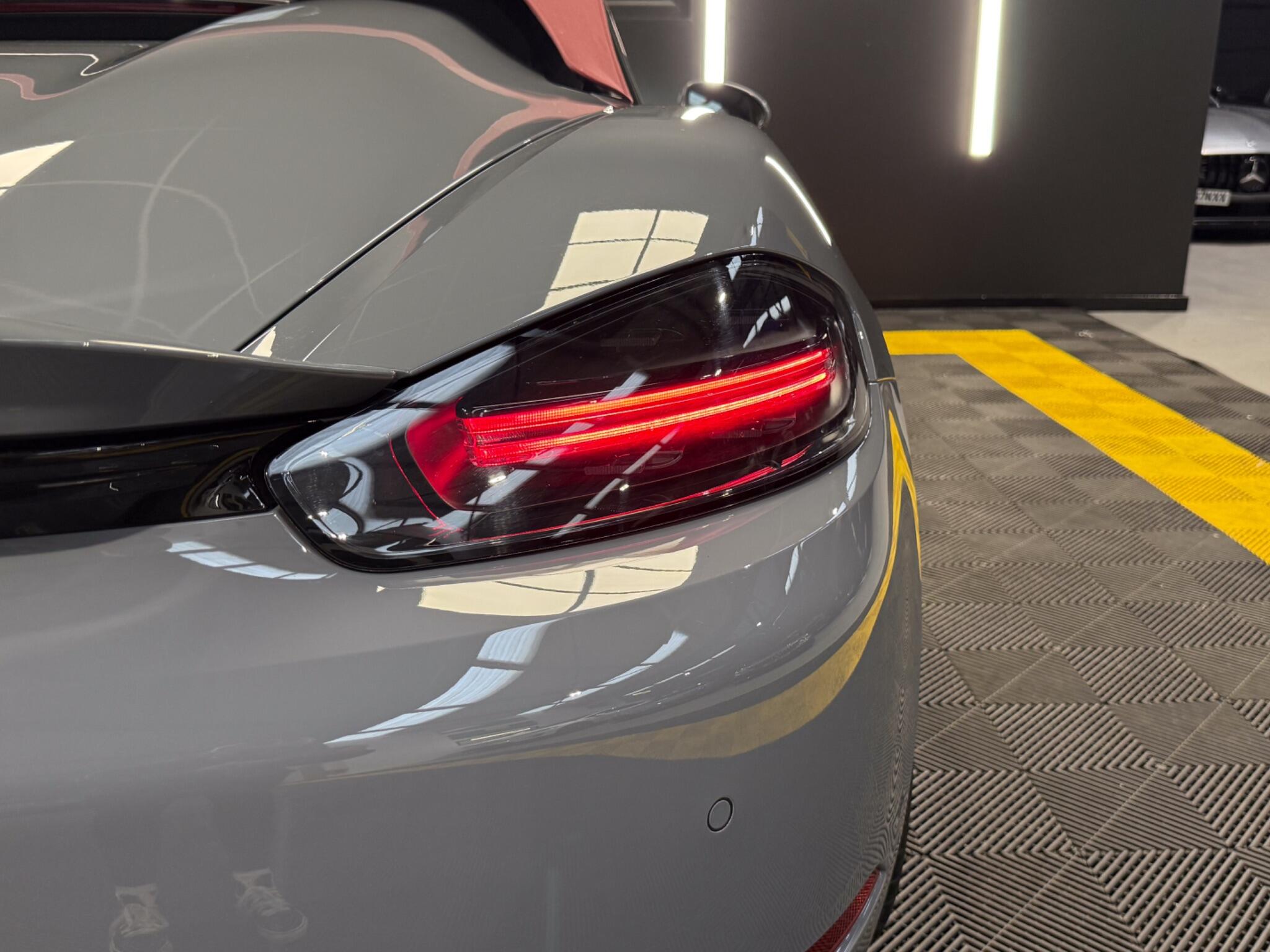 Porsche 718 Spyder view 15